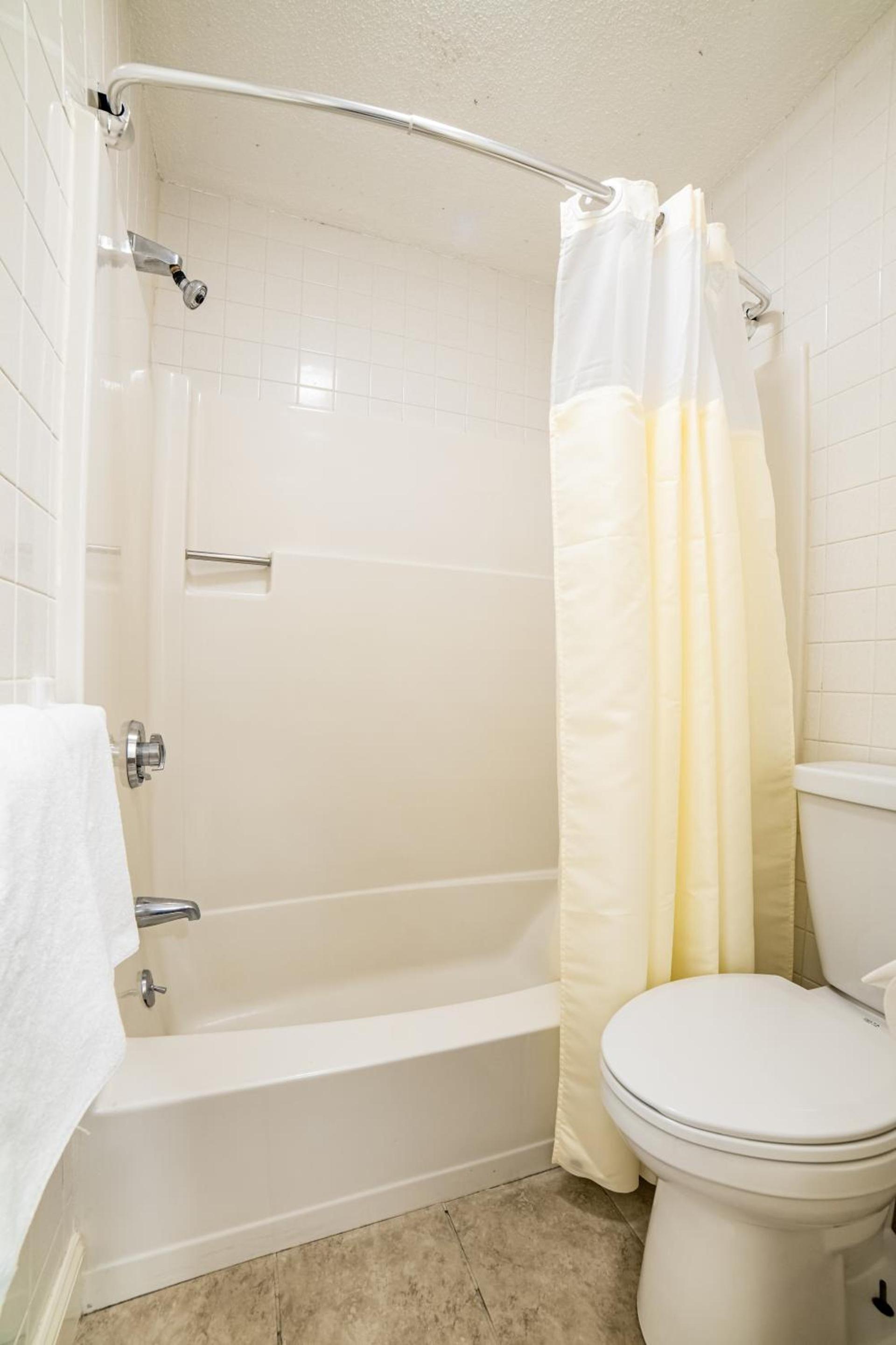 Town & Country Inn & Resort photo 2