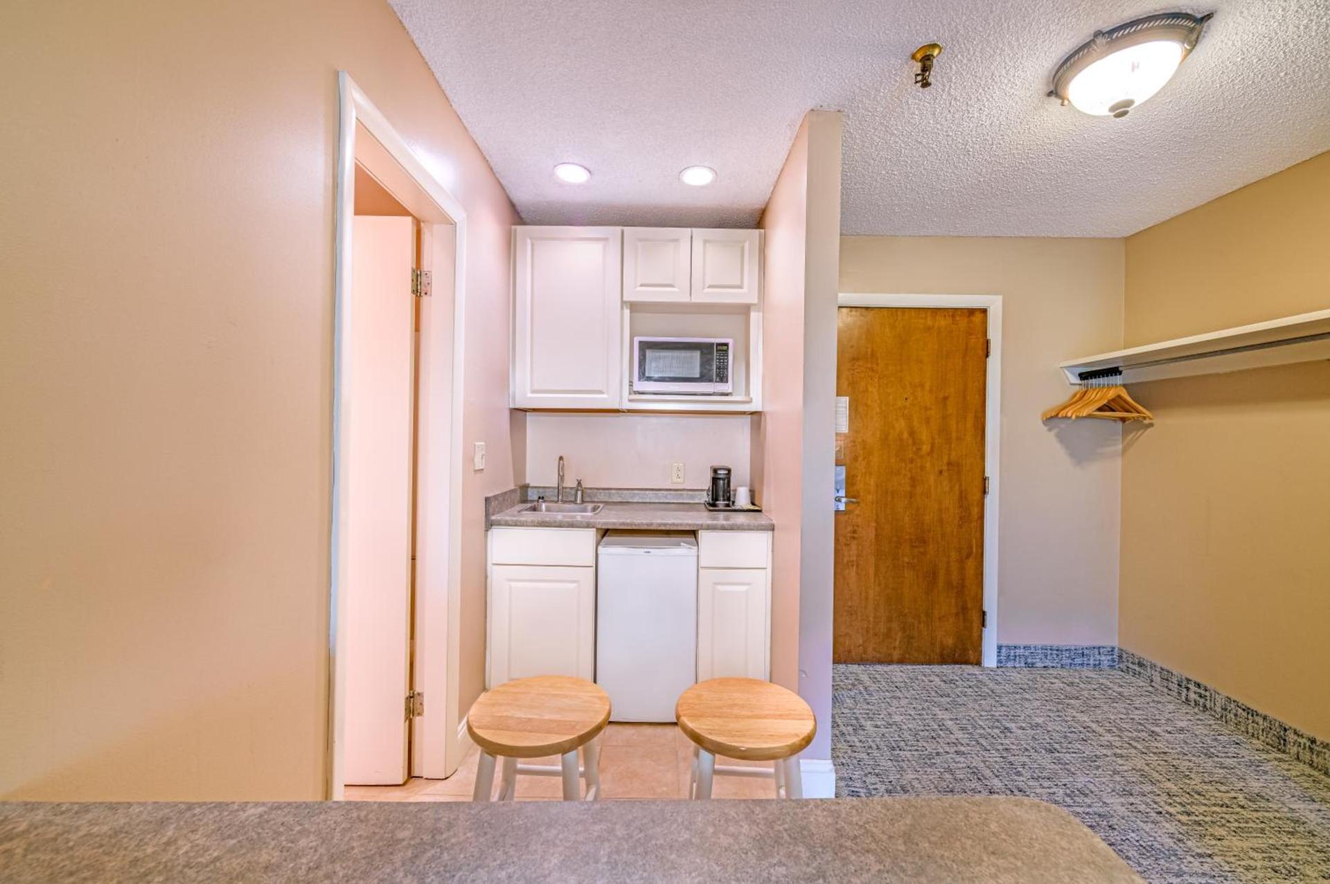 Town & Country Inn & Resort photo 43
