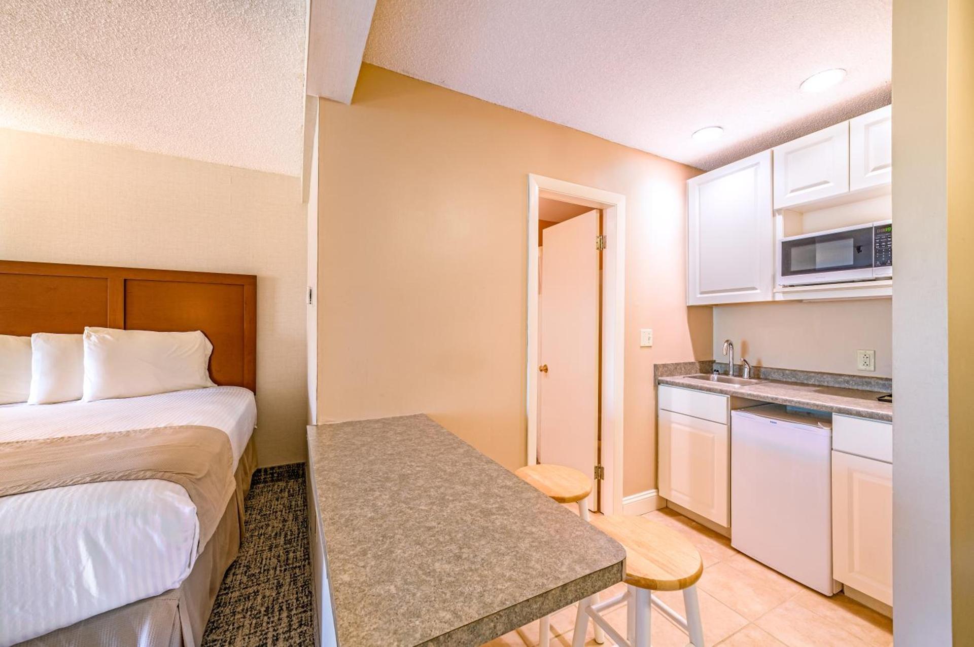Town & Country Inn & Resort photo 42