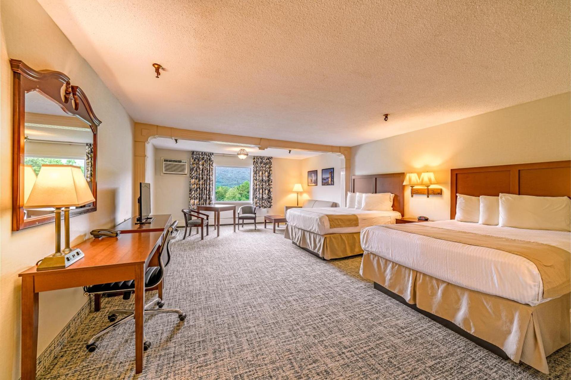 Town & Country Inn & Resort photo 45