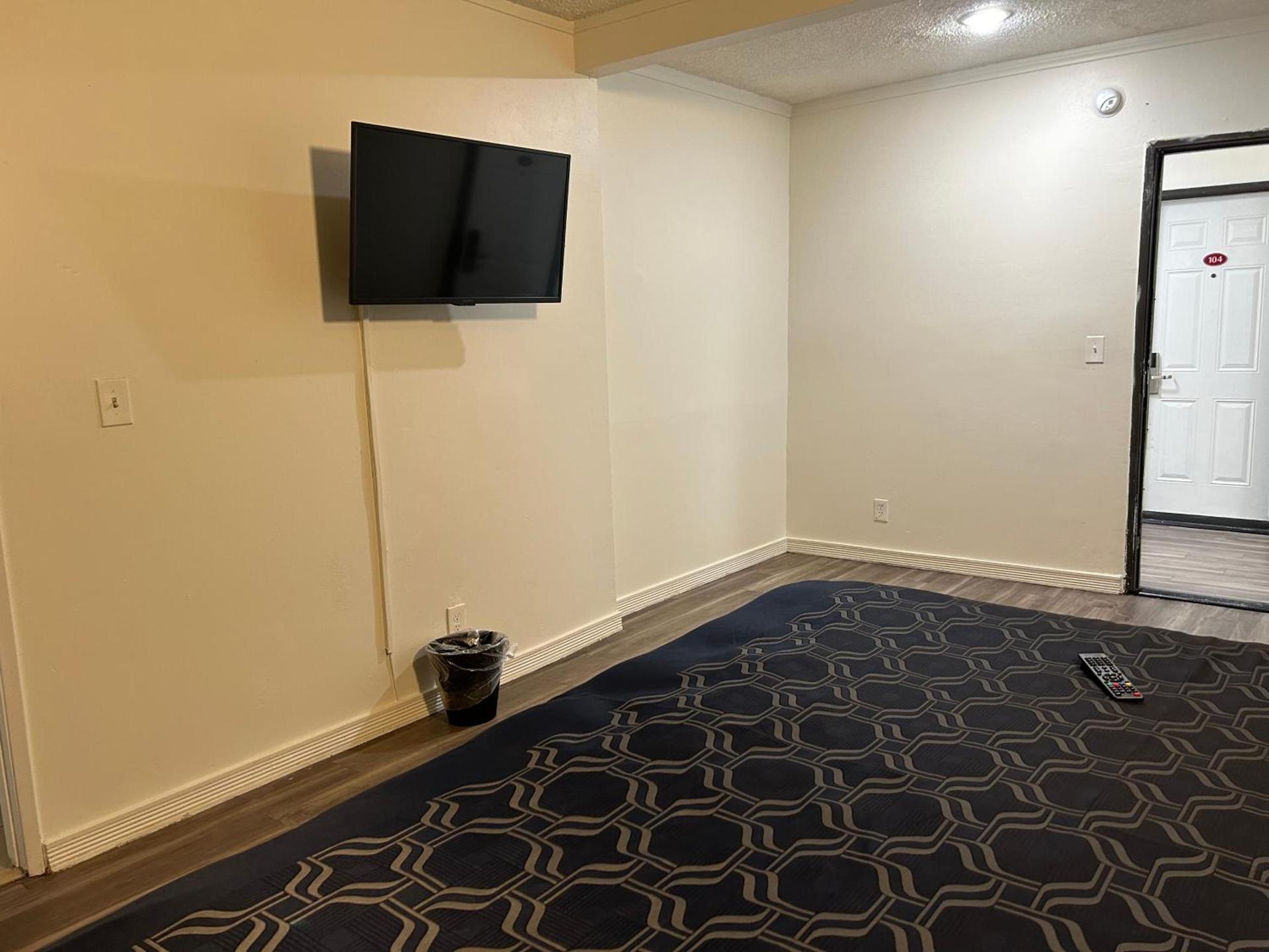 Budget Inn Hollywood photo 6