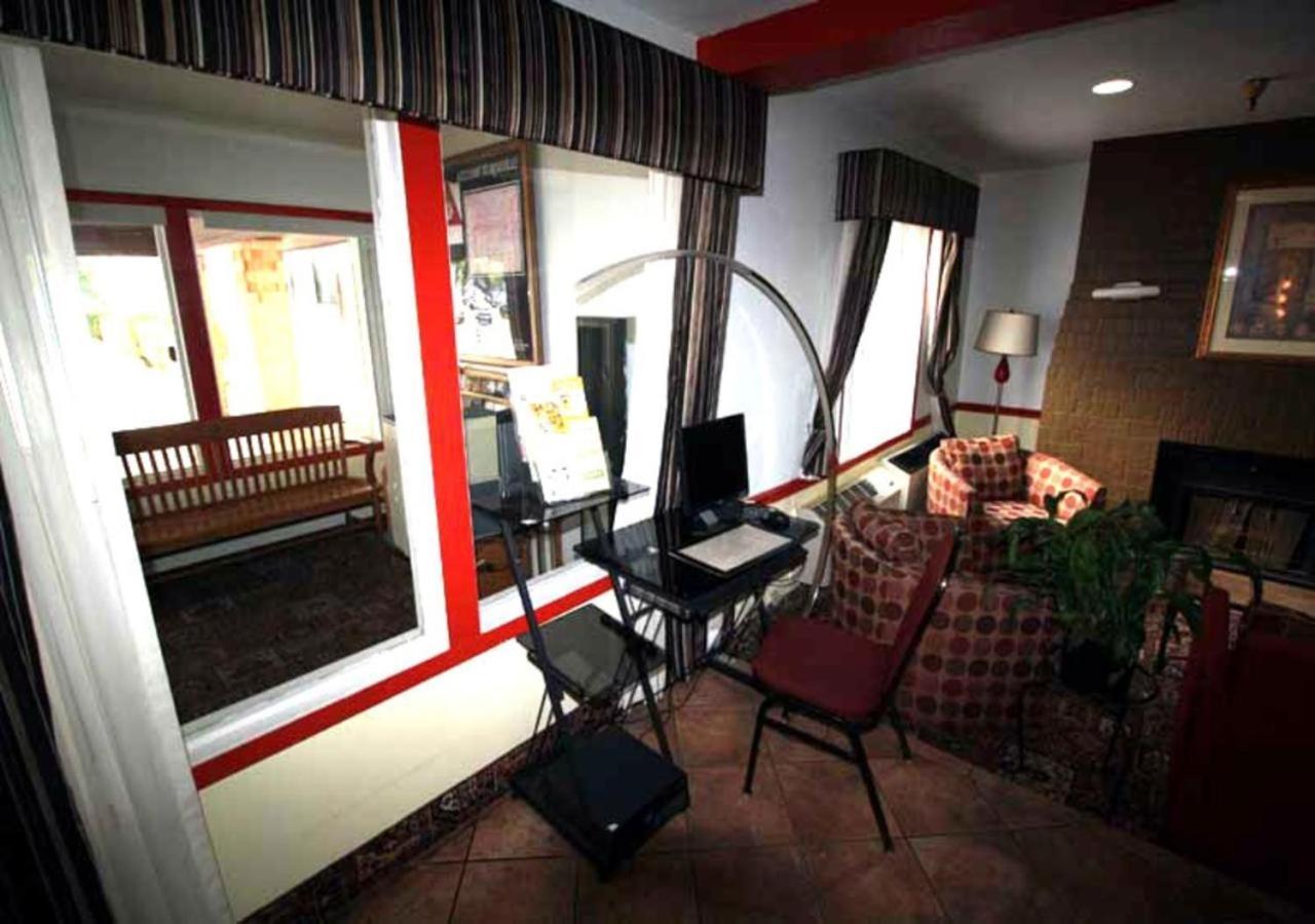 Norwood Inn Minneapolis Roseville photo 17