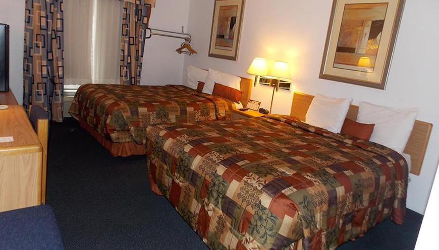 Norwood Inn Minneapolis Roseville photo 15