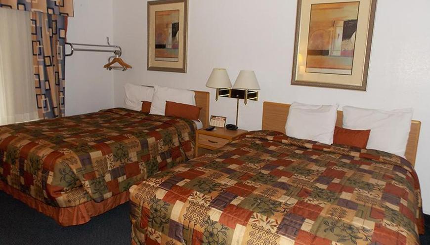 Norwood Inn Minneapolis Roseville photo 4