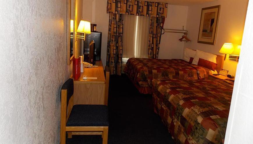 Norwood Inn Minneapolis Roseville photo 14