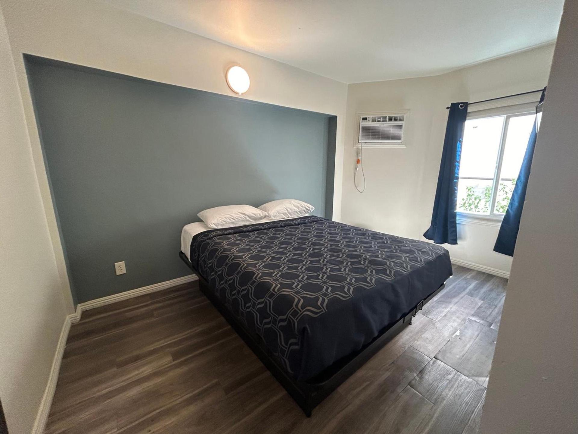 Budget Inn Hollywood photo 15