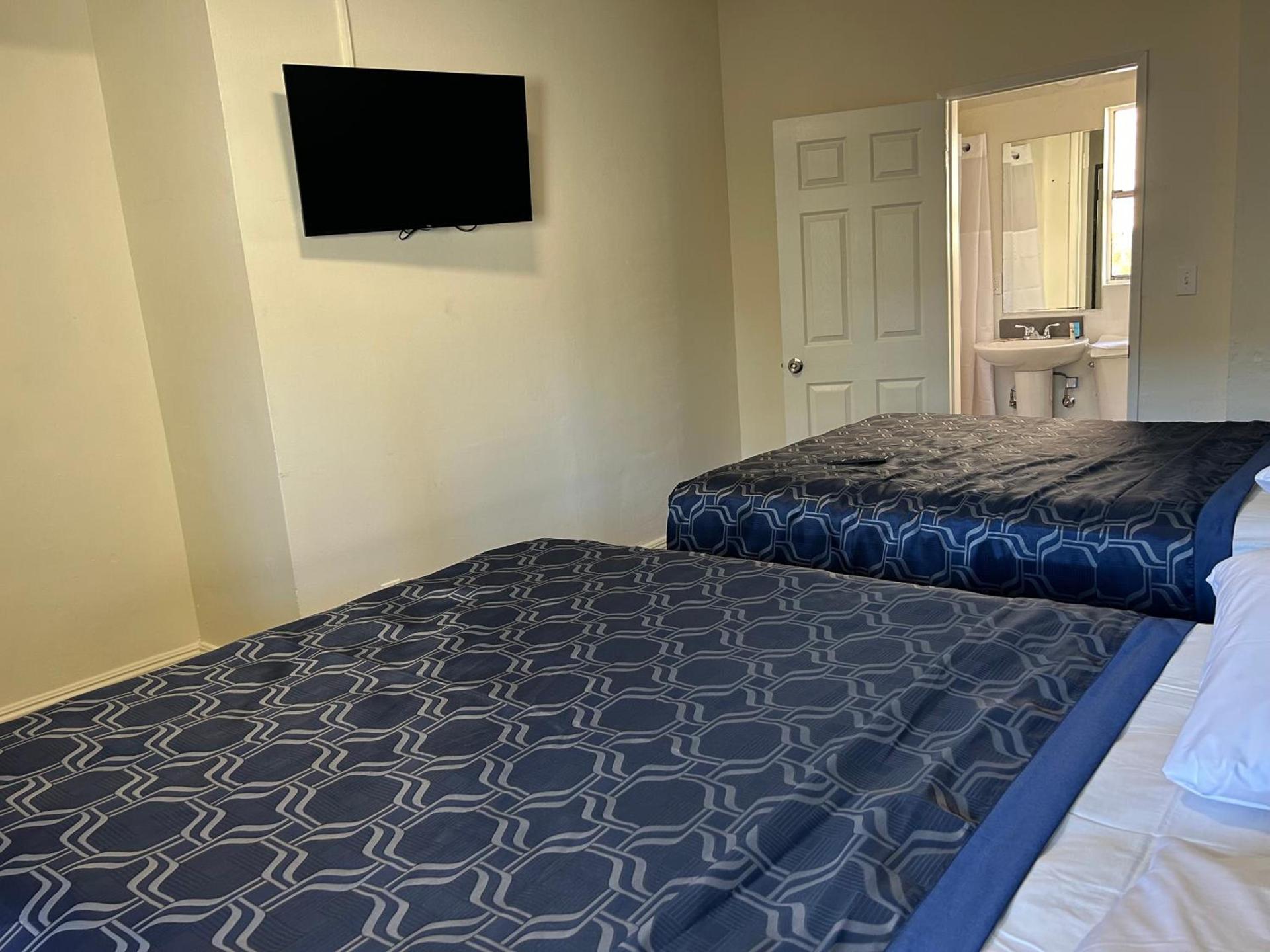 Budget Inn Hollywood photo 18