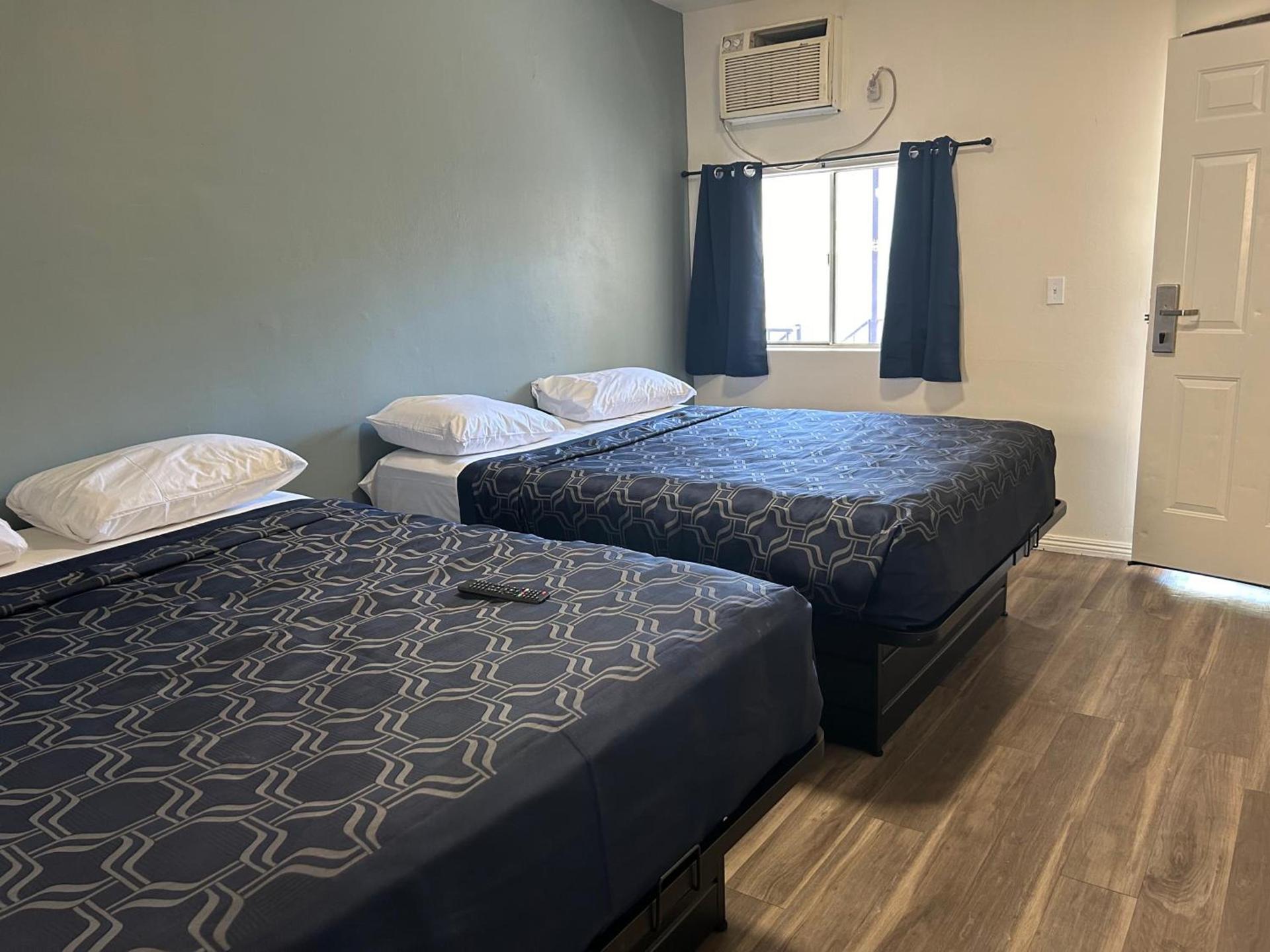 Budget Inn Hollywood photo 17