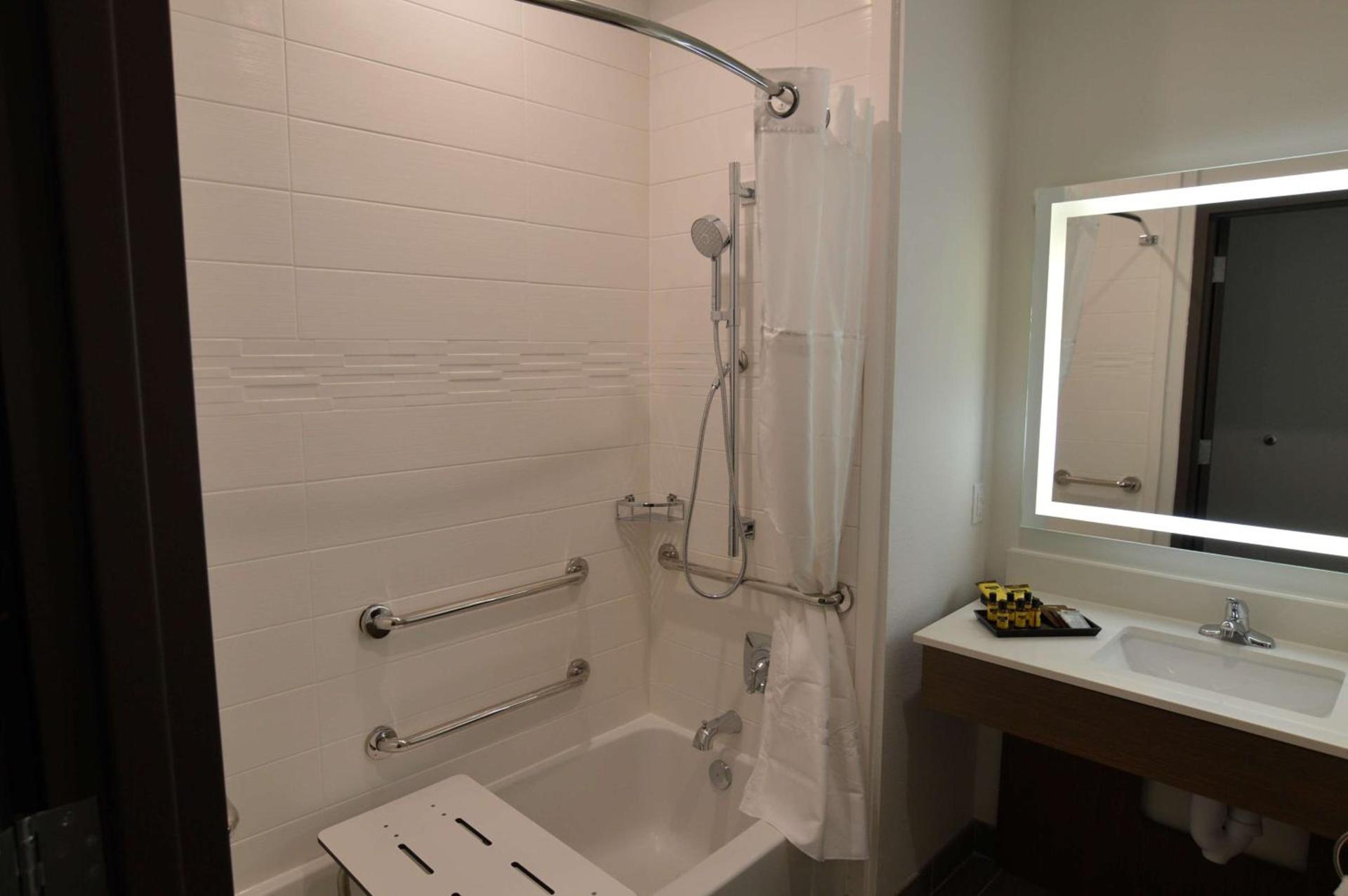 Wingate by Wyndham Austin North - Round Rock photo 28