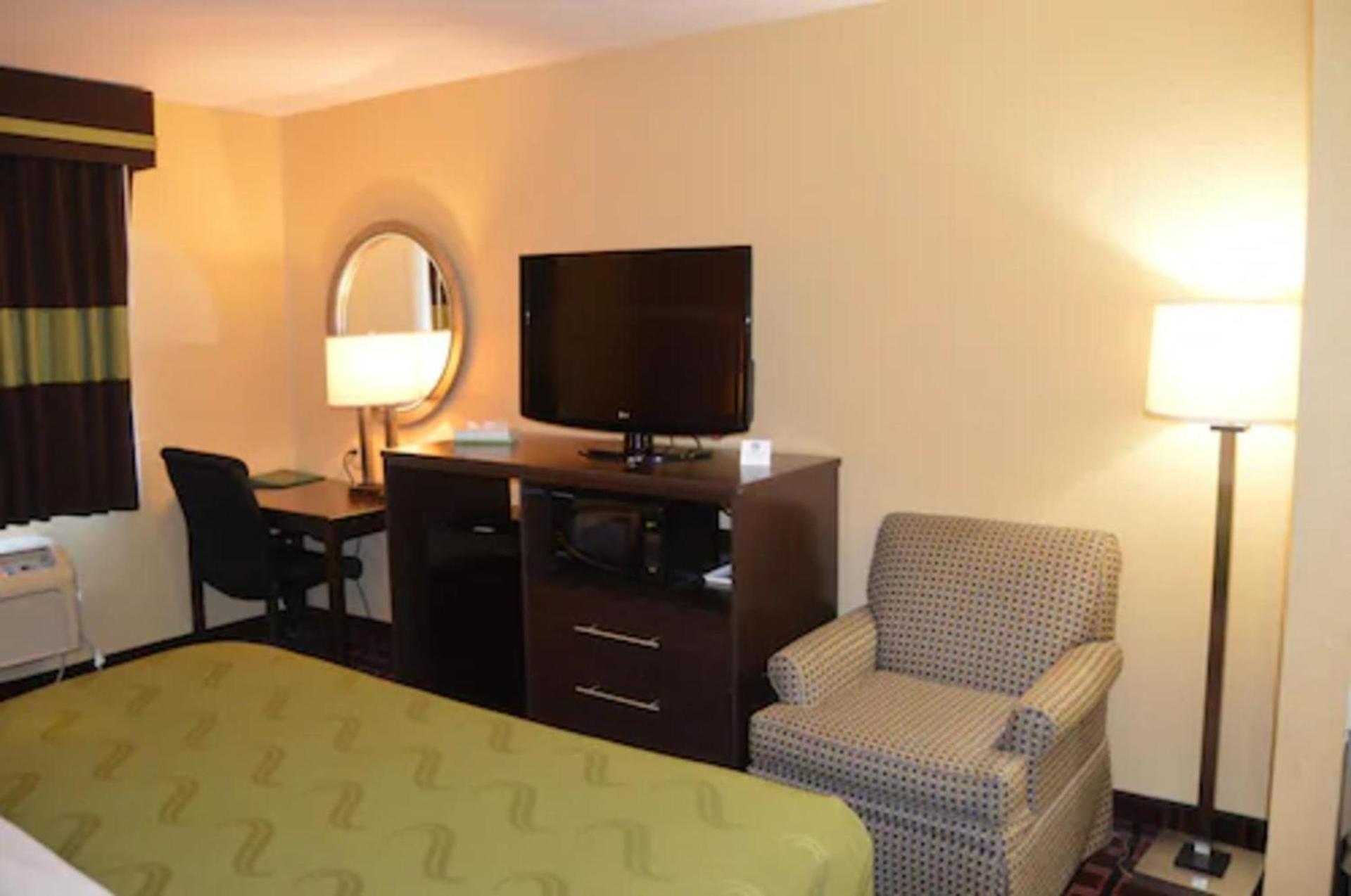 Quality Inn O'Fallon IL - St Louis photo 28