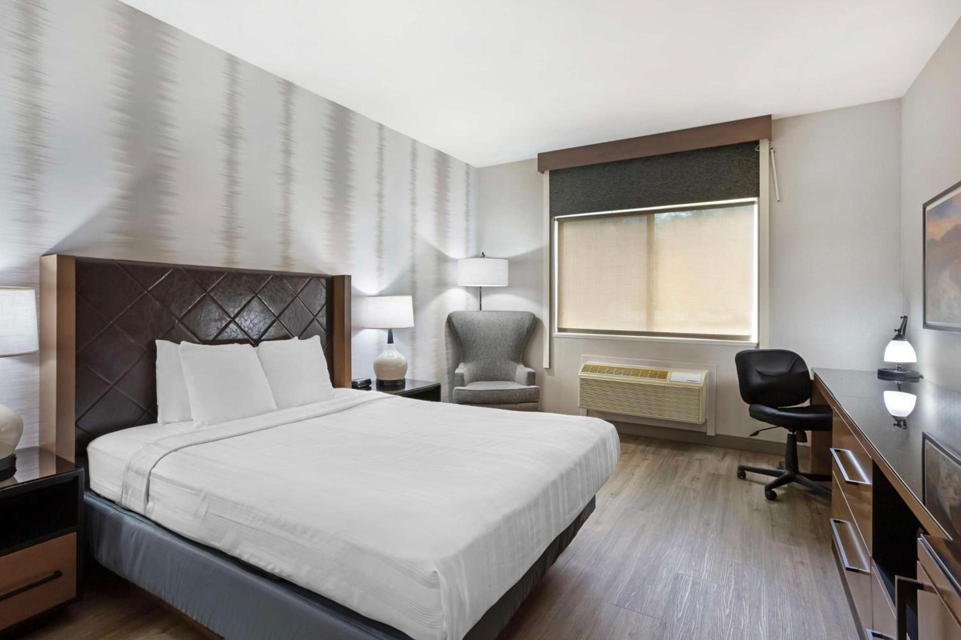 Best Western Holiday Hills photo 11