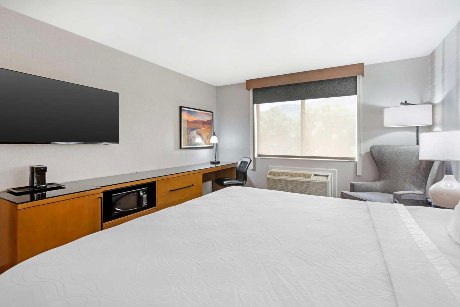 Best Western Holiday Hills photo 12