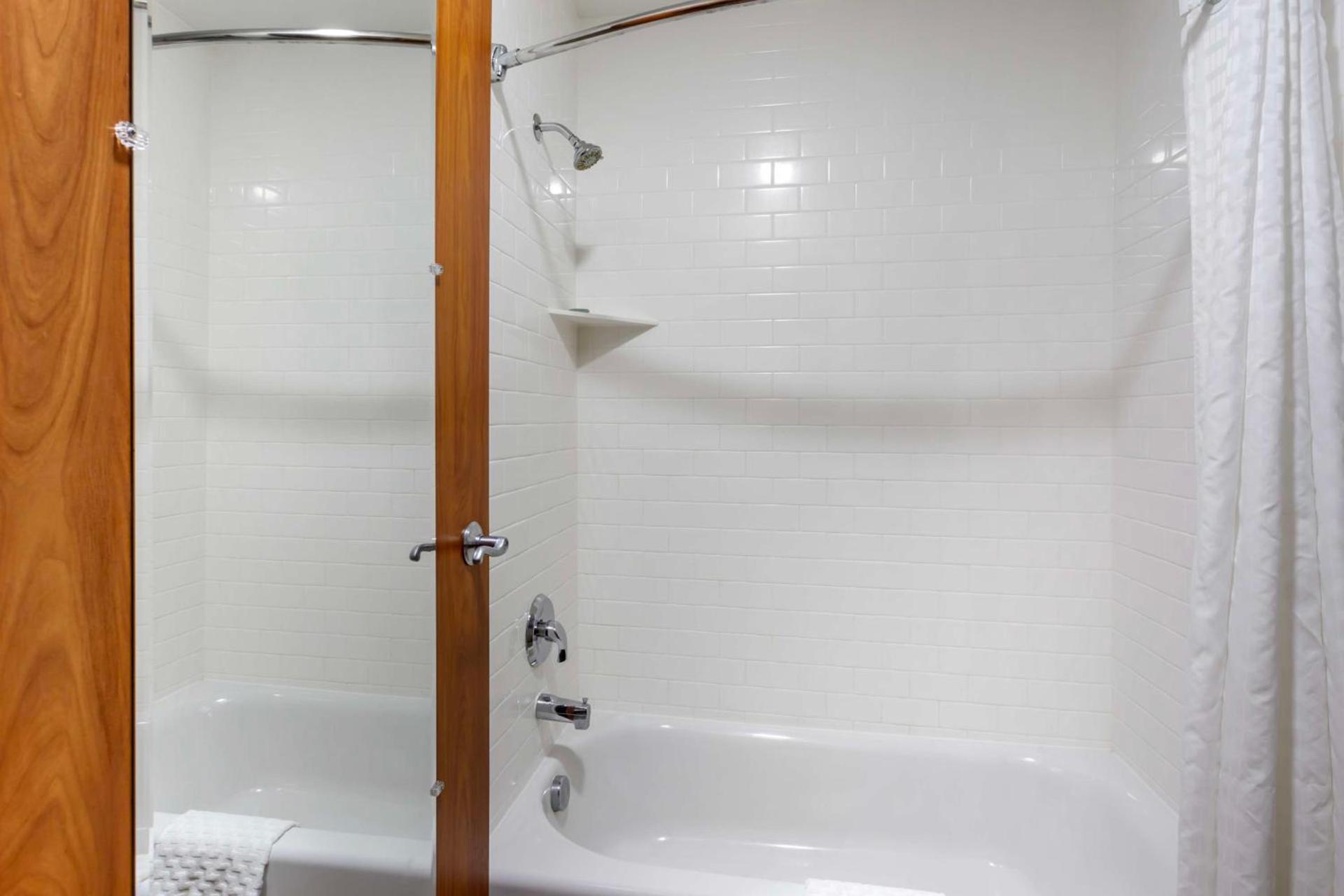 Best Western Holiday Hills photo 20
