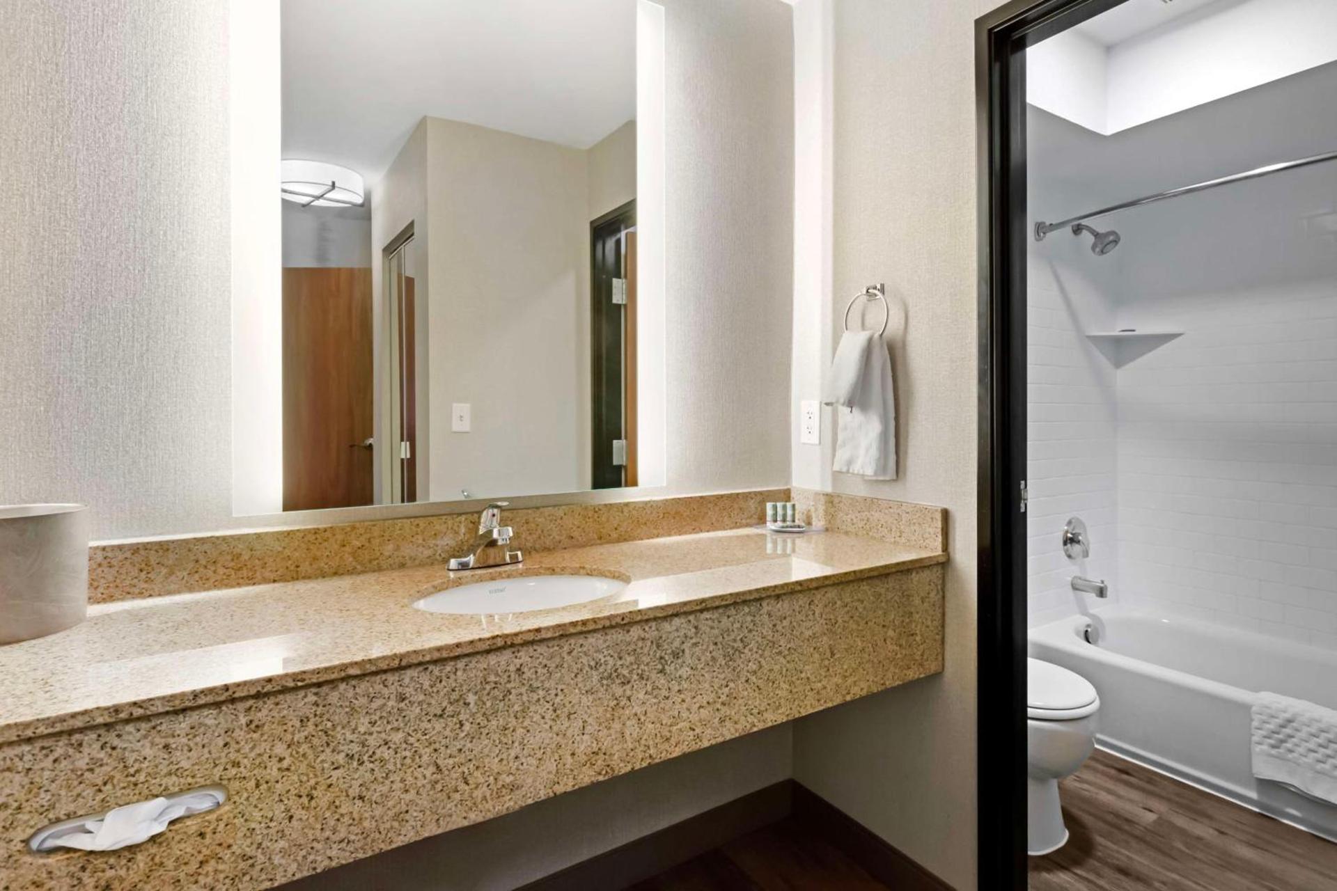 Best Western Holiday Hills photo 23