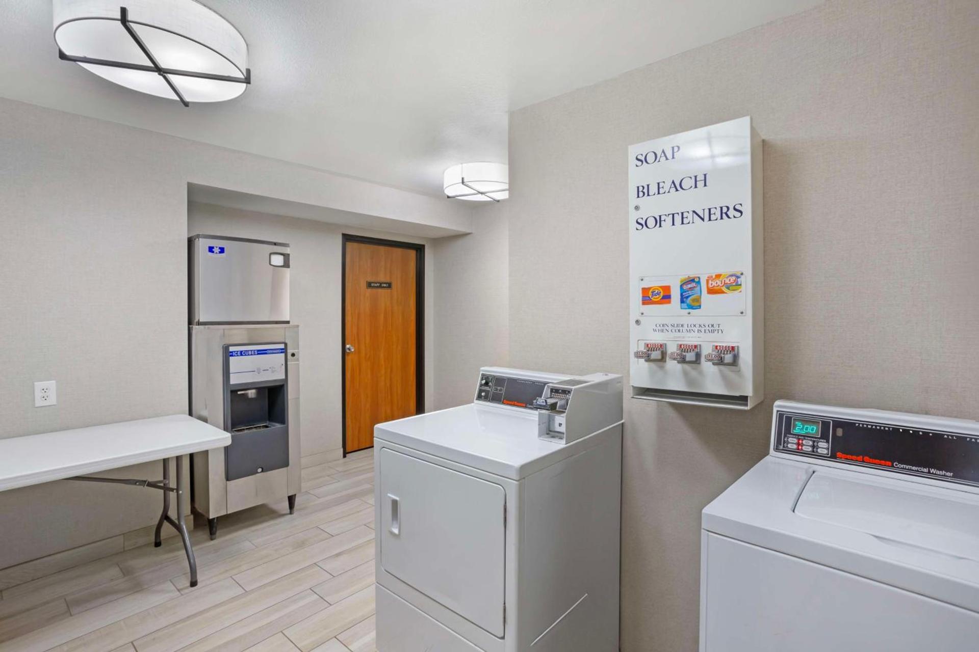 Best Western Holiday Hills photo 26