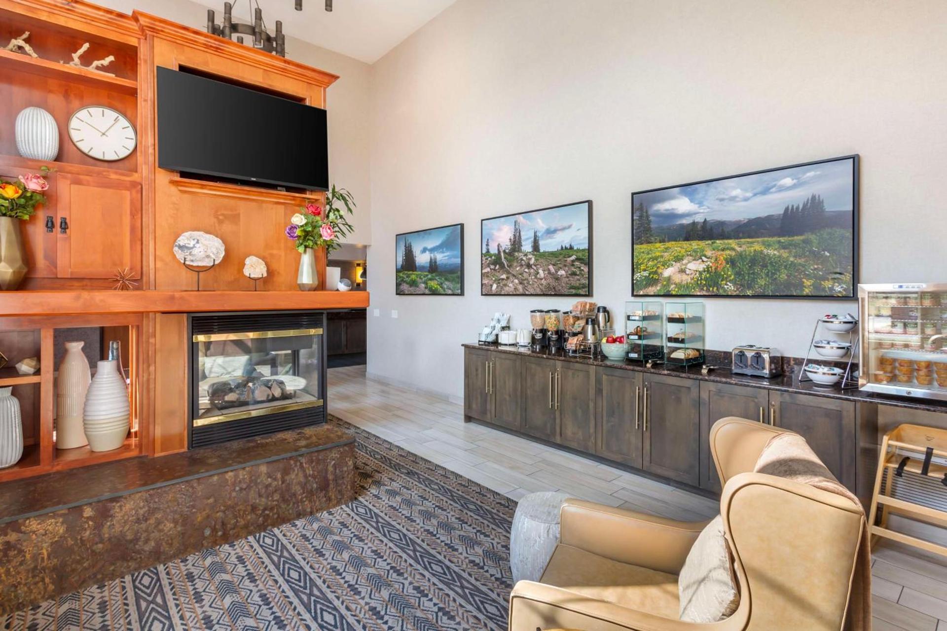 Best Western Holiday Hills photo 36