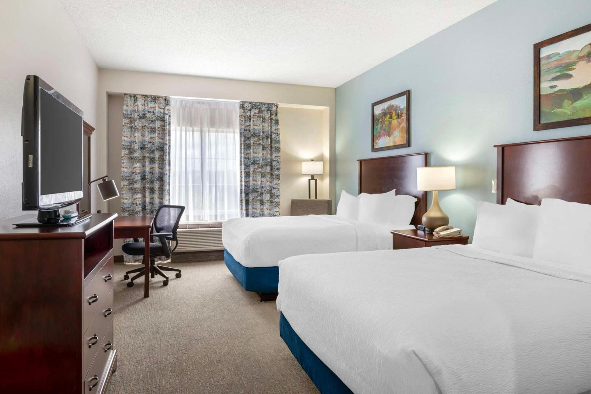 Best Western Plus Crossroads Inn & Suites photo 12