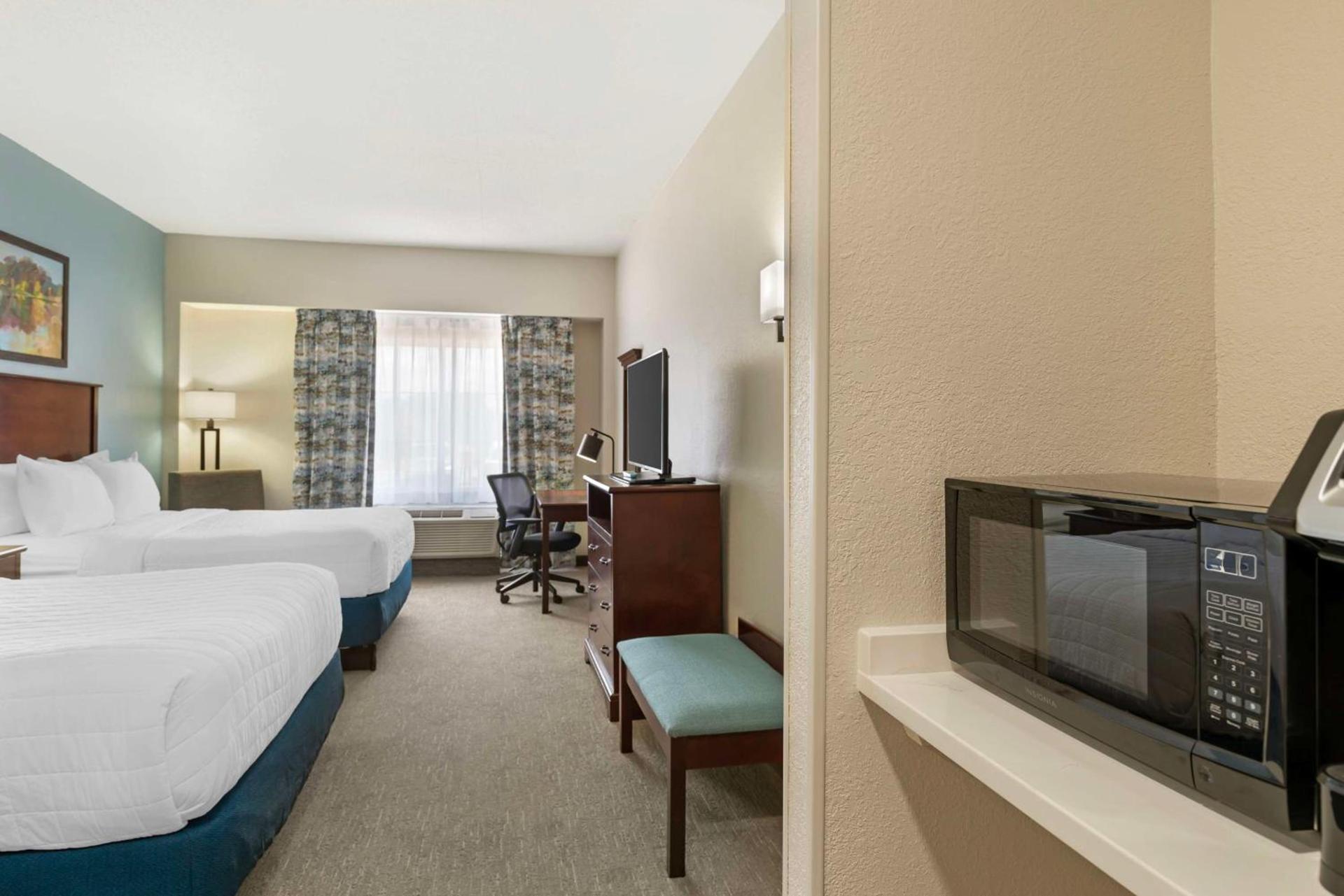 Best Western Plus Crossroads Inn & Suites photo 13