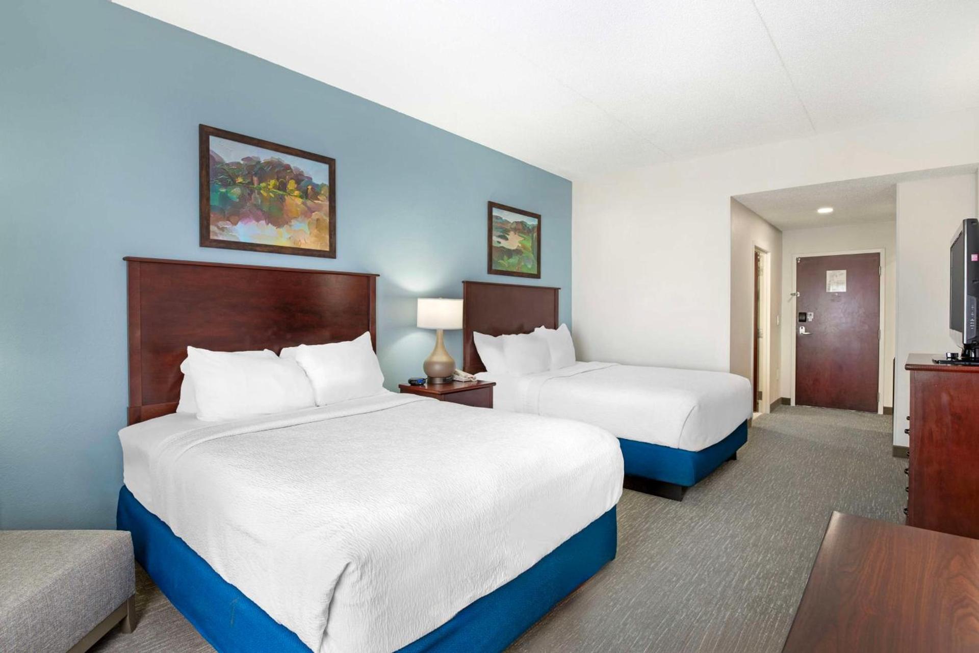 Best Western Plus Crossroads Inn & Suites photo 14