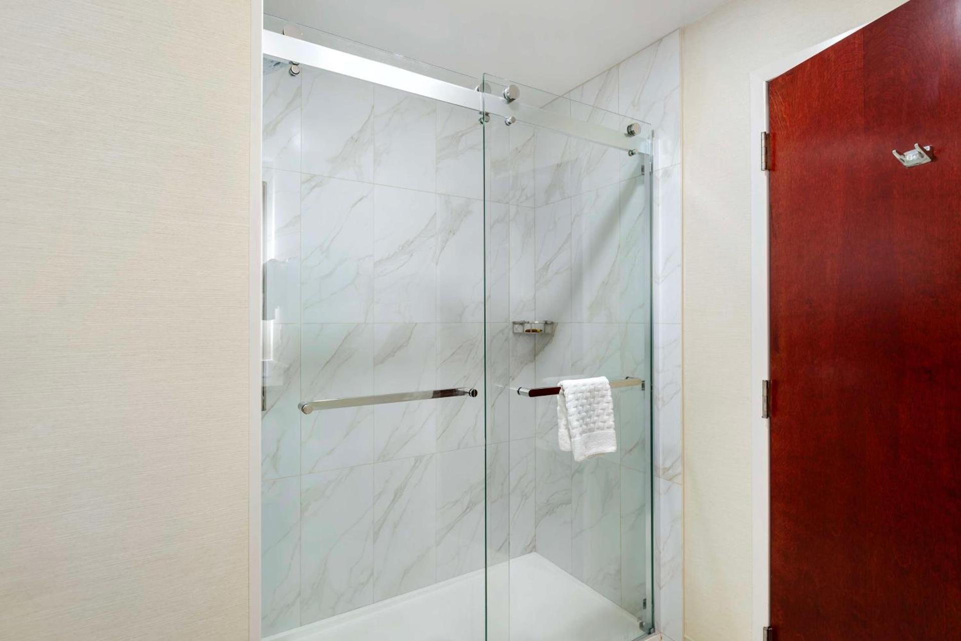 Best Western Plus Crossroads Inn & Suites photo 19