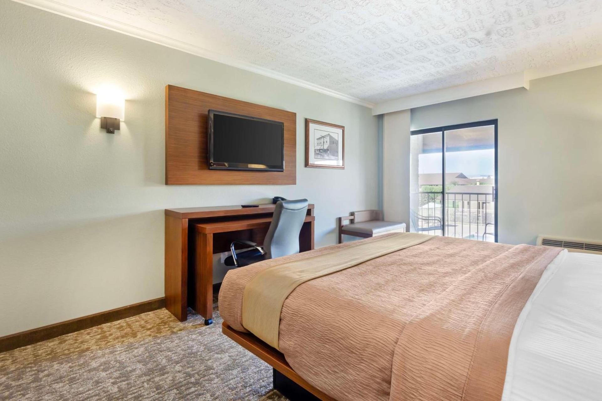 Best Western Plus Ahtanum Inn photo 14