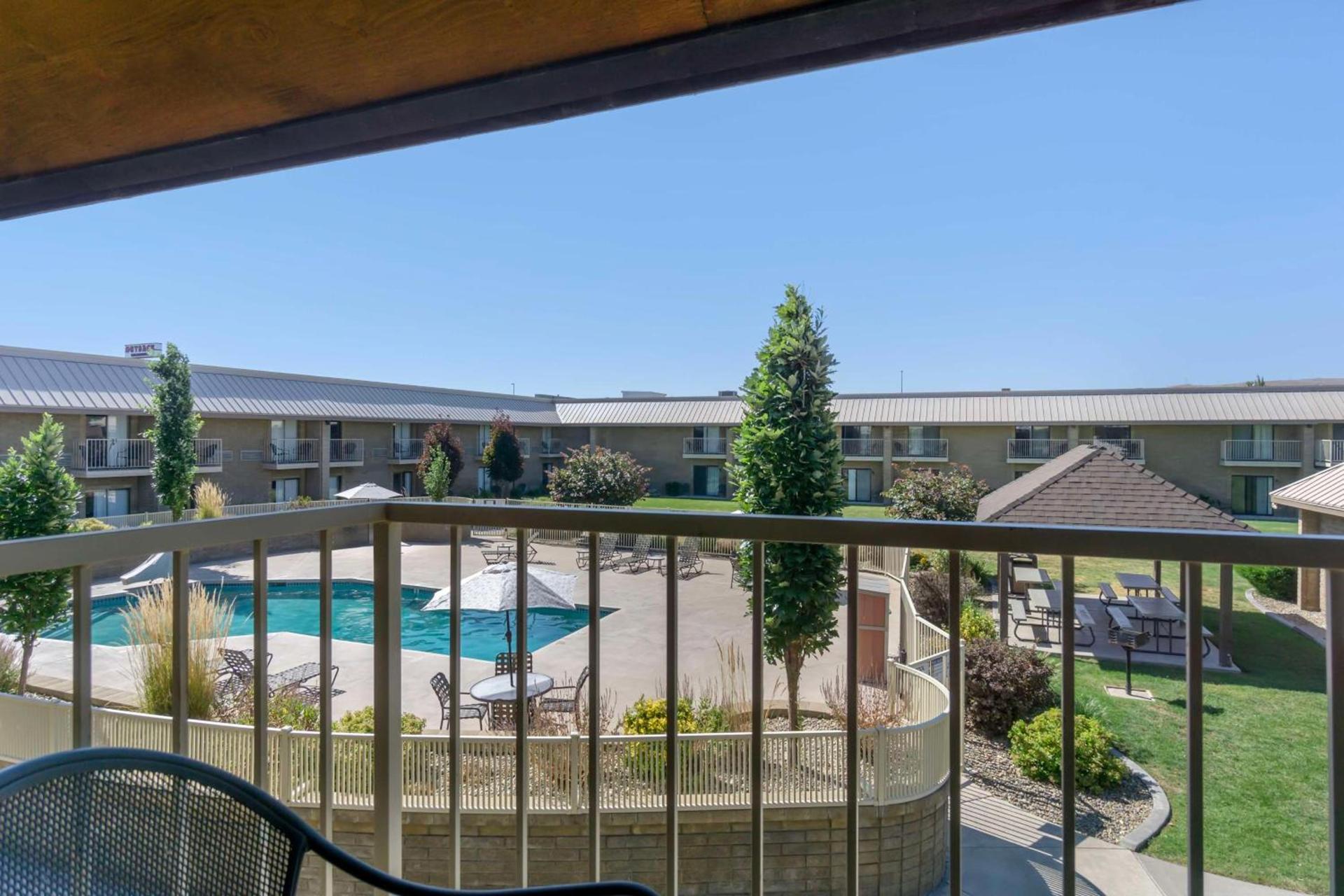 Best Western Plus Ahtanum Inn photo 21