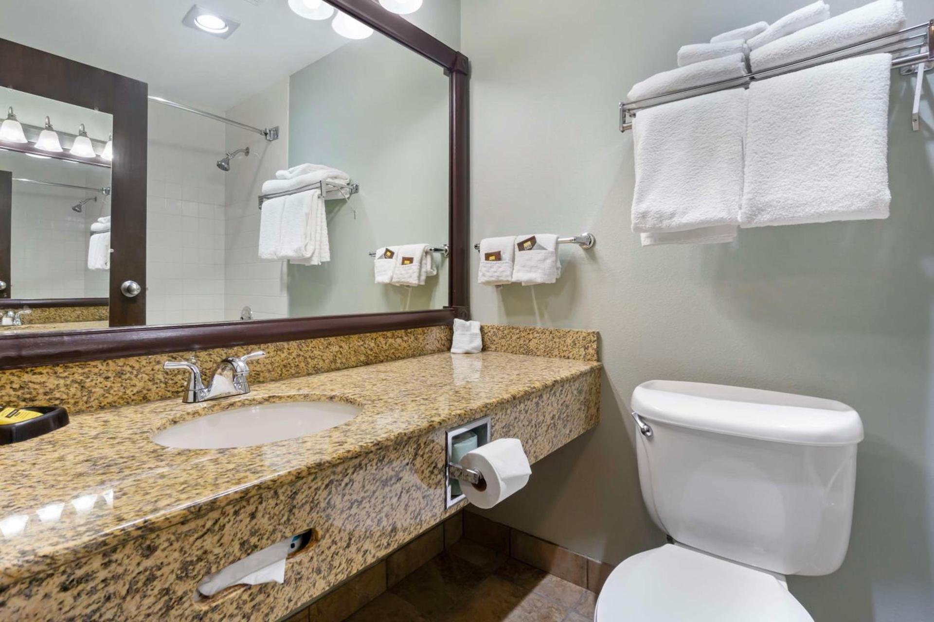 Best Western Plus Ahtanum Inn photo 31