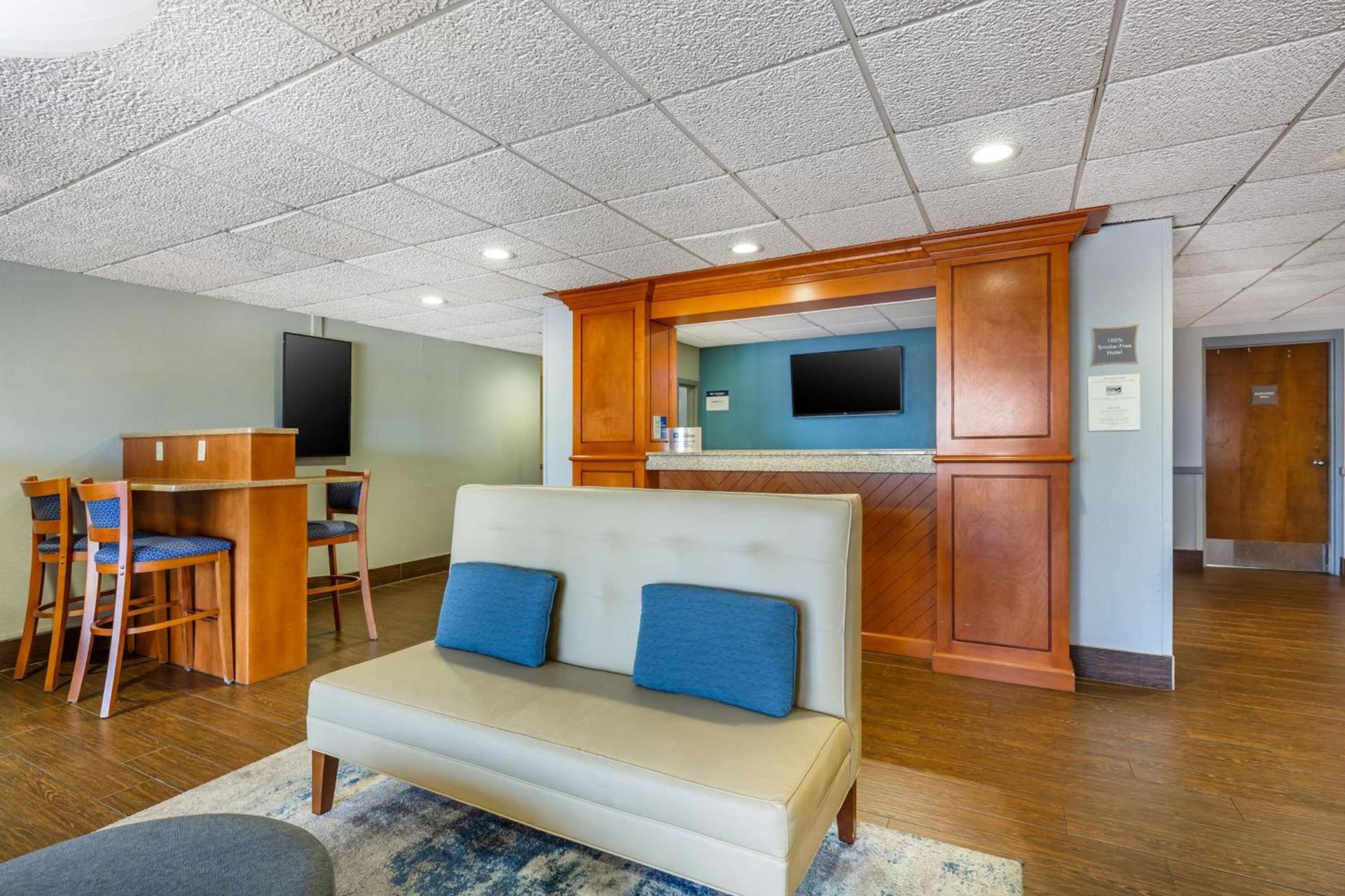 Best Western Port Clinton photo 12