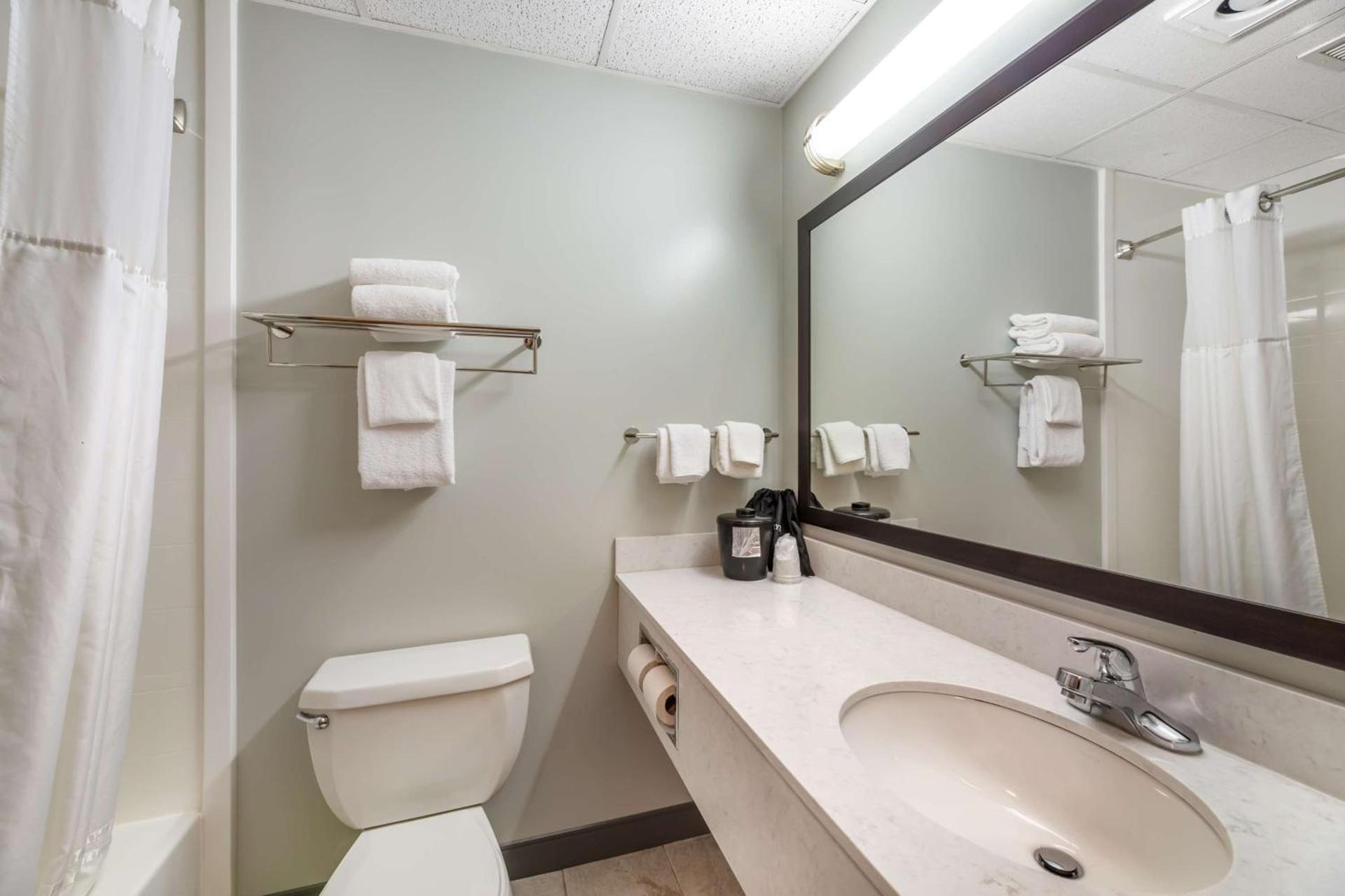 Best Western Port Clinton photo 23
