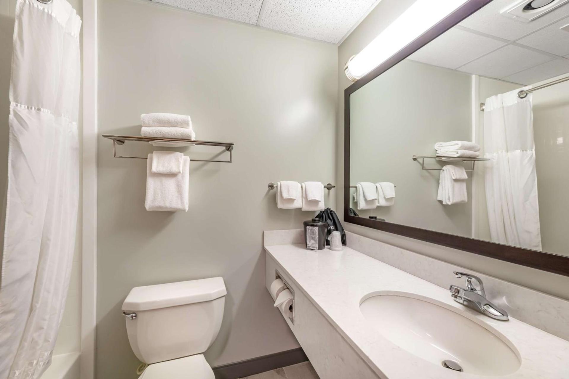 Best Western Port Clinton photo 22