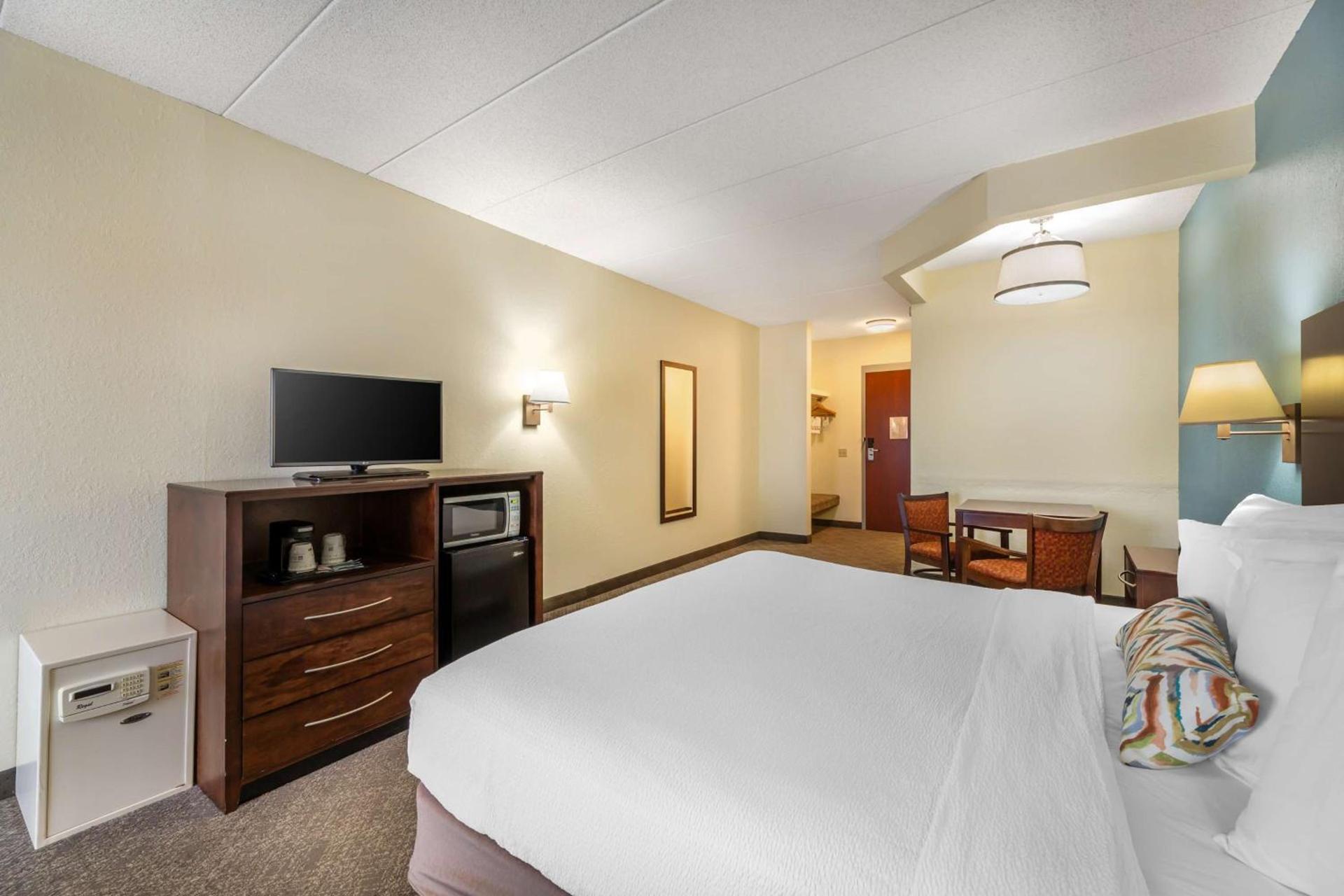 Best Western Port Clinton photo 17