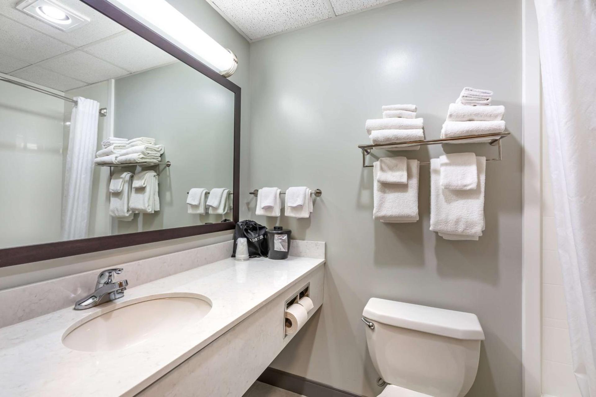 Best Western Port Clinton photo 24