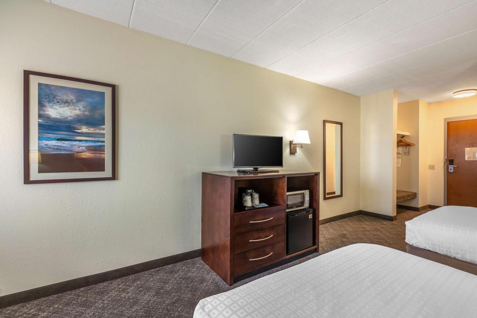 Best Western Port Clinton photo 21