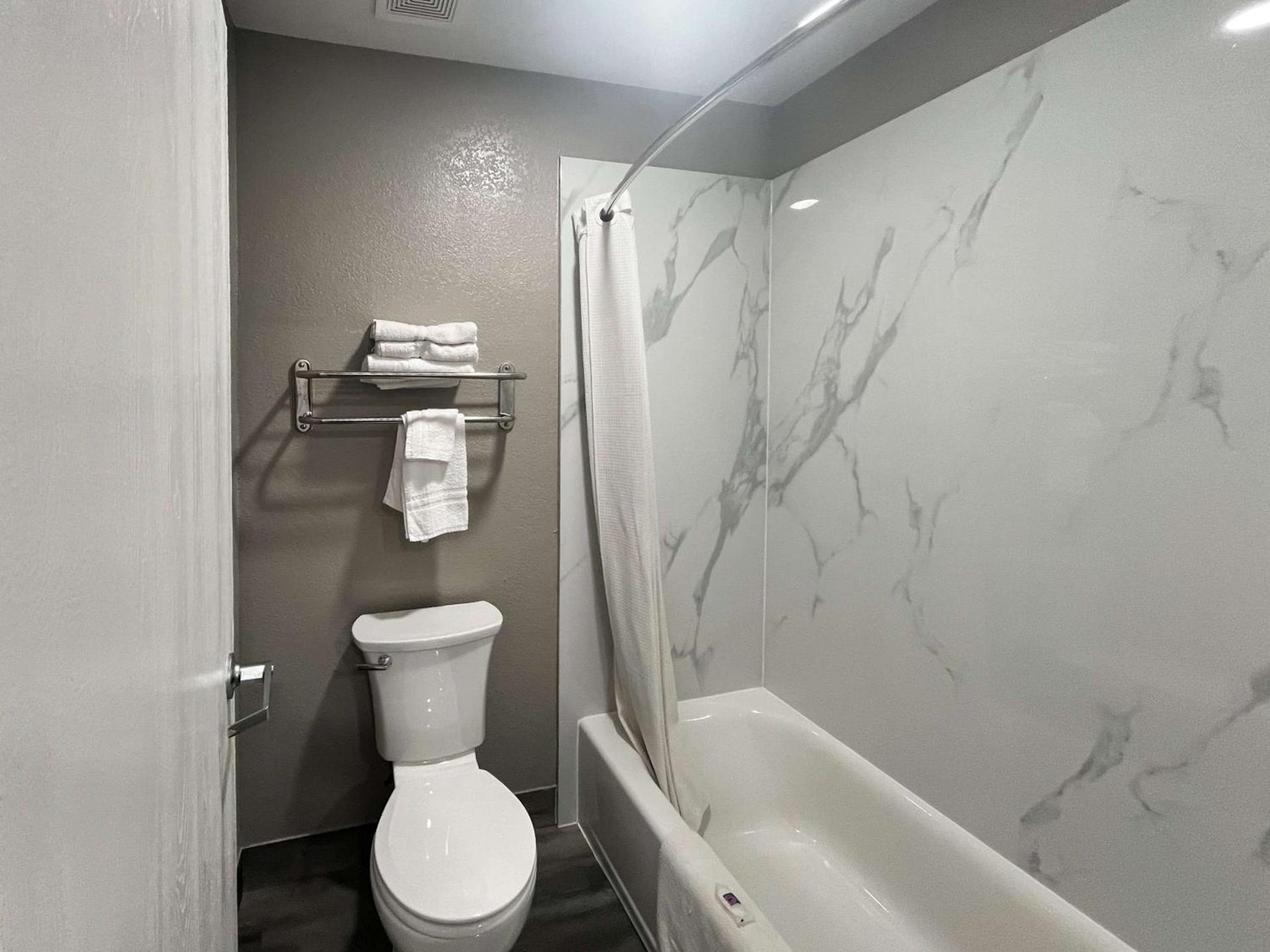 Studio 6 Suites Brenham, TX photo 12