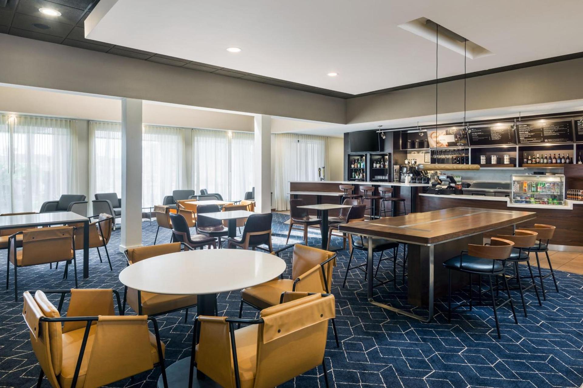 Courtyard by Marriott Phoenix North photo 24