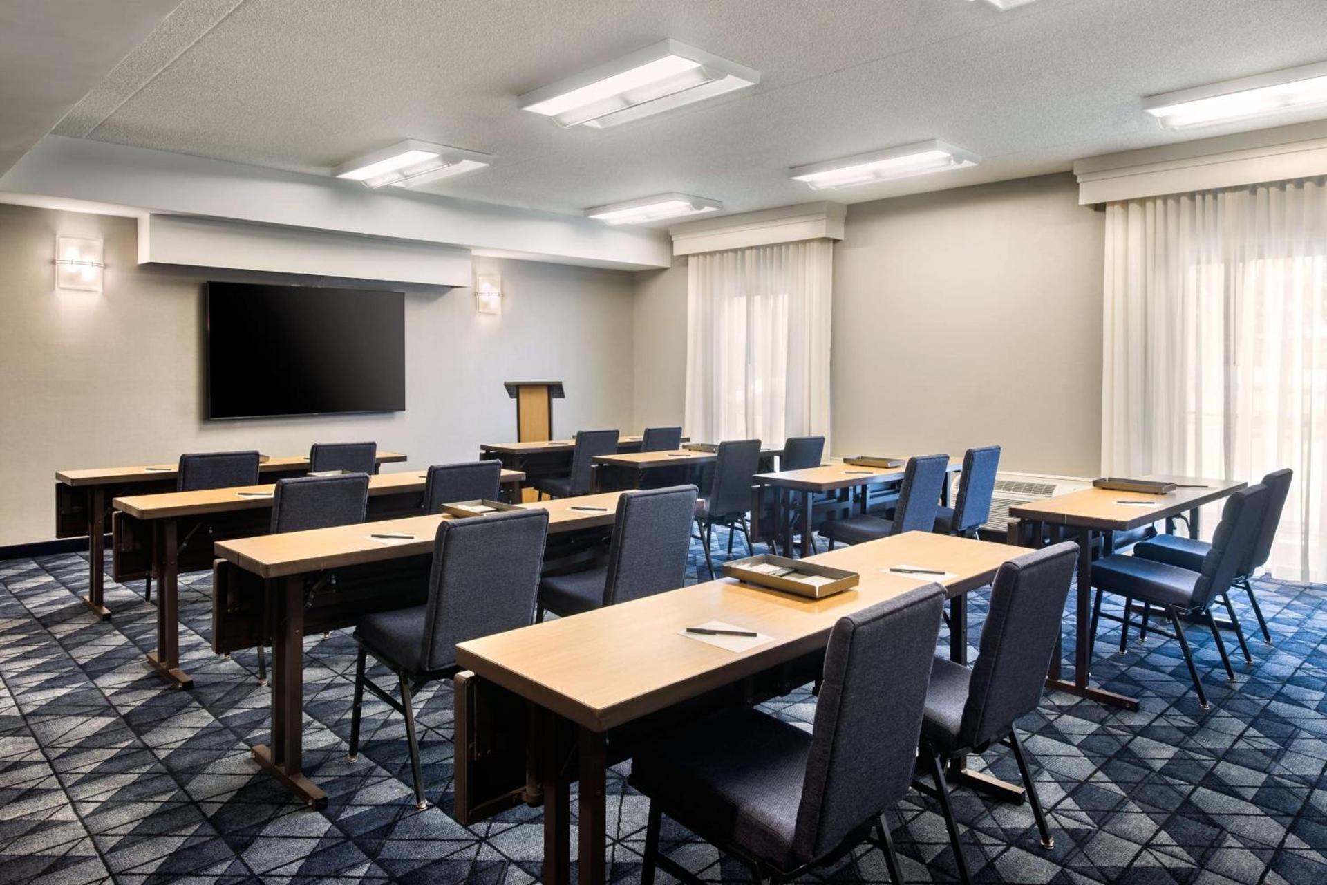 Courtyard by Marriott Phoenix North photo 29