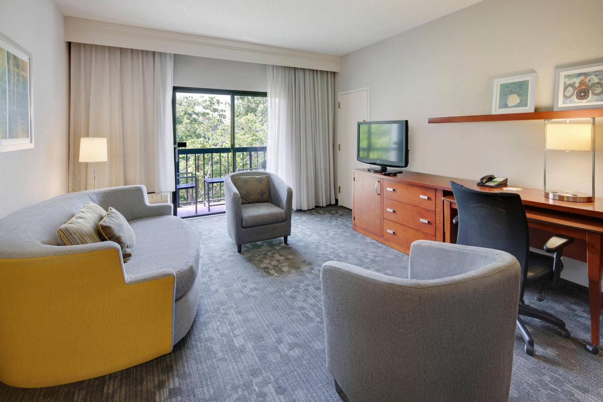 Courtyard Atlanta Norcross/Peachtree Corners photo 9
