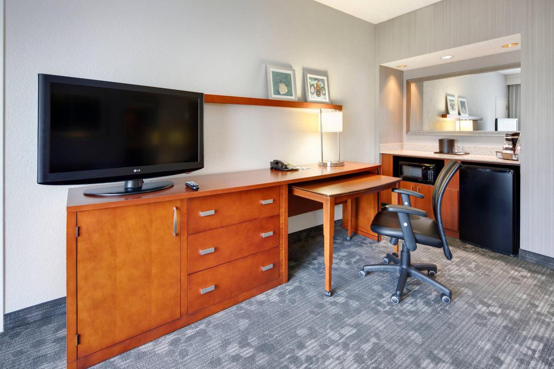 Courtyard Atlanta Norcross/Peachtree Corners photo 16