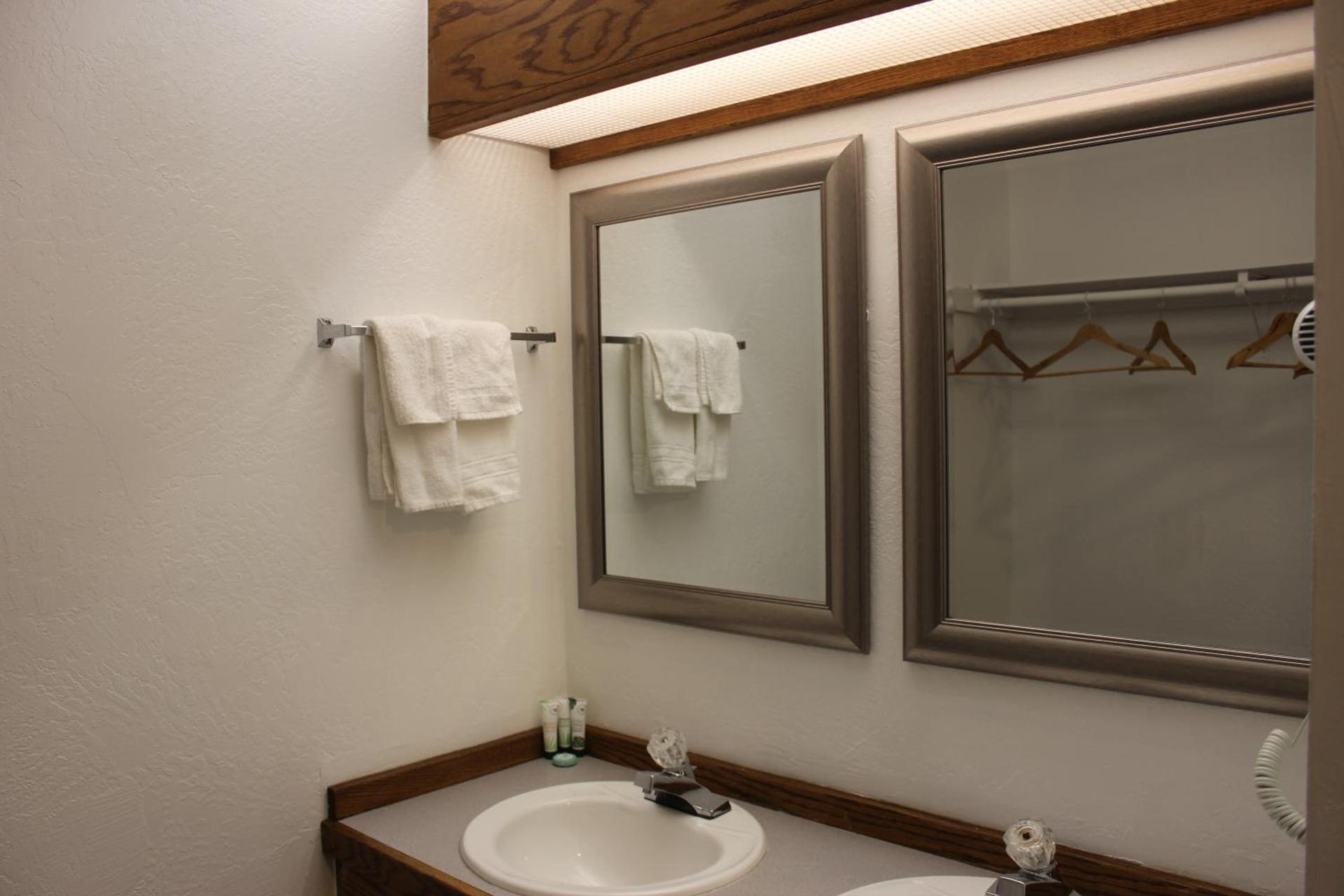 Cedarwood Inn of Ashland photo 80