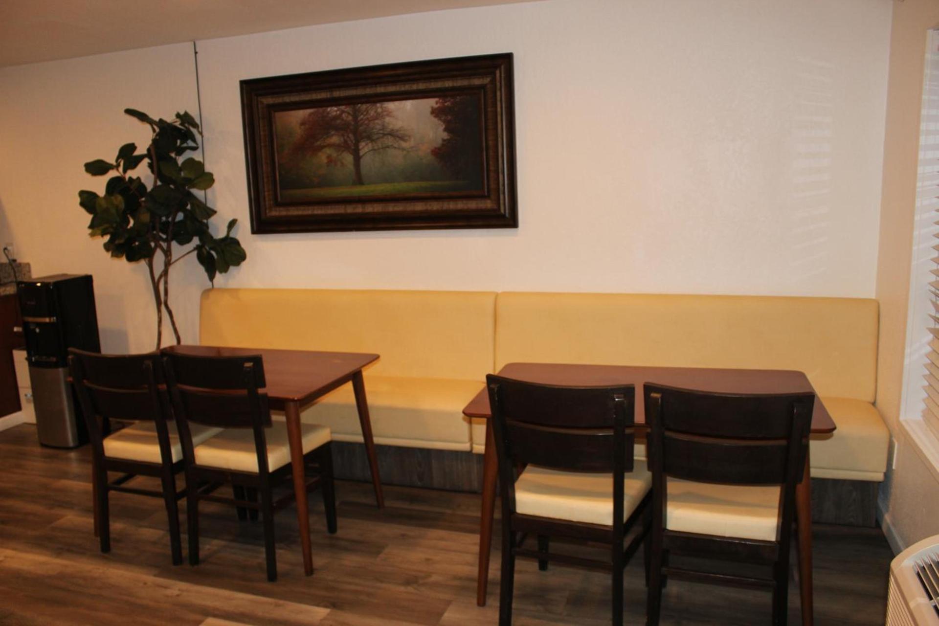 Cedarwood Inn of Ashland photo 92