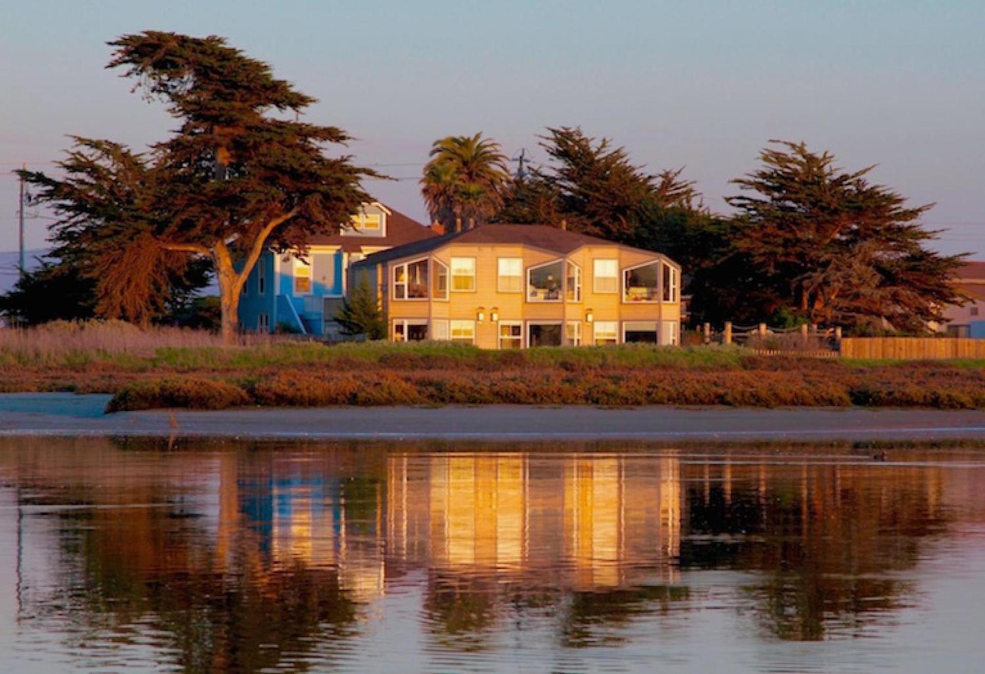 Captain's Inn at Moss Landing photo 61
