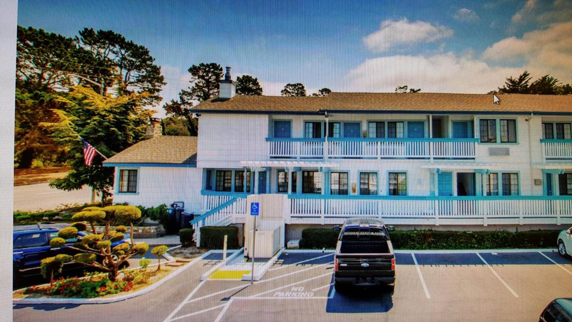Arbor Inn Monterey photo 12