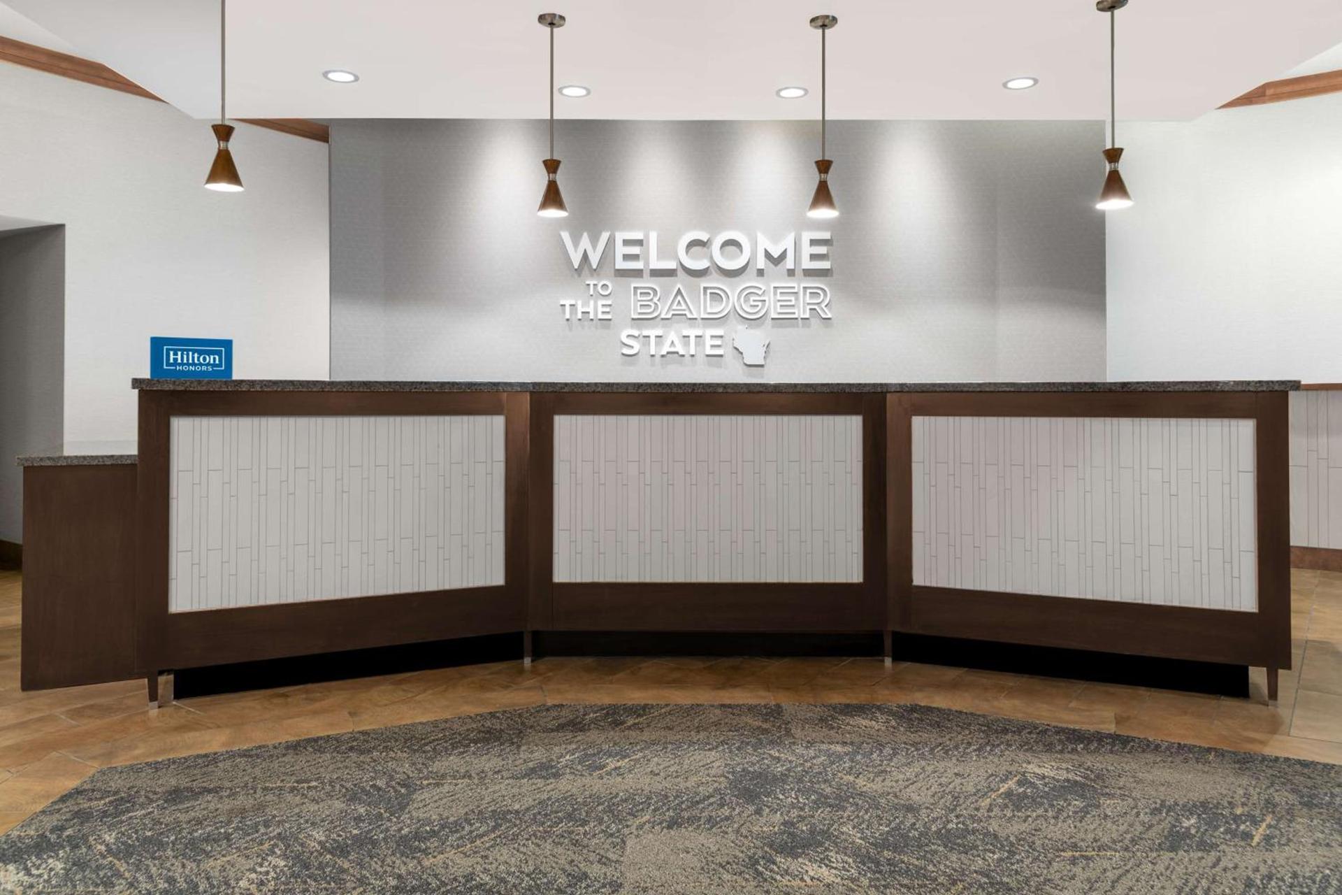 Hampton Inn & Suites Madison Downtown photo 4