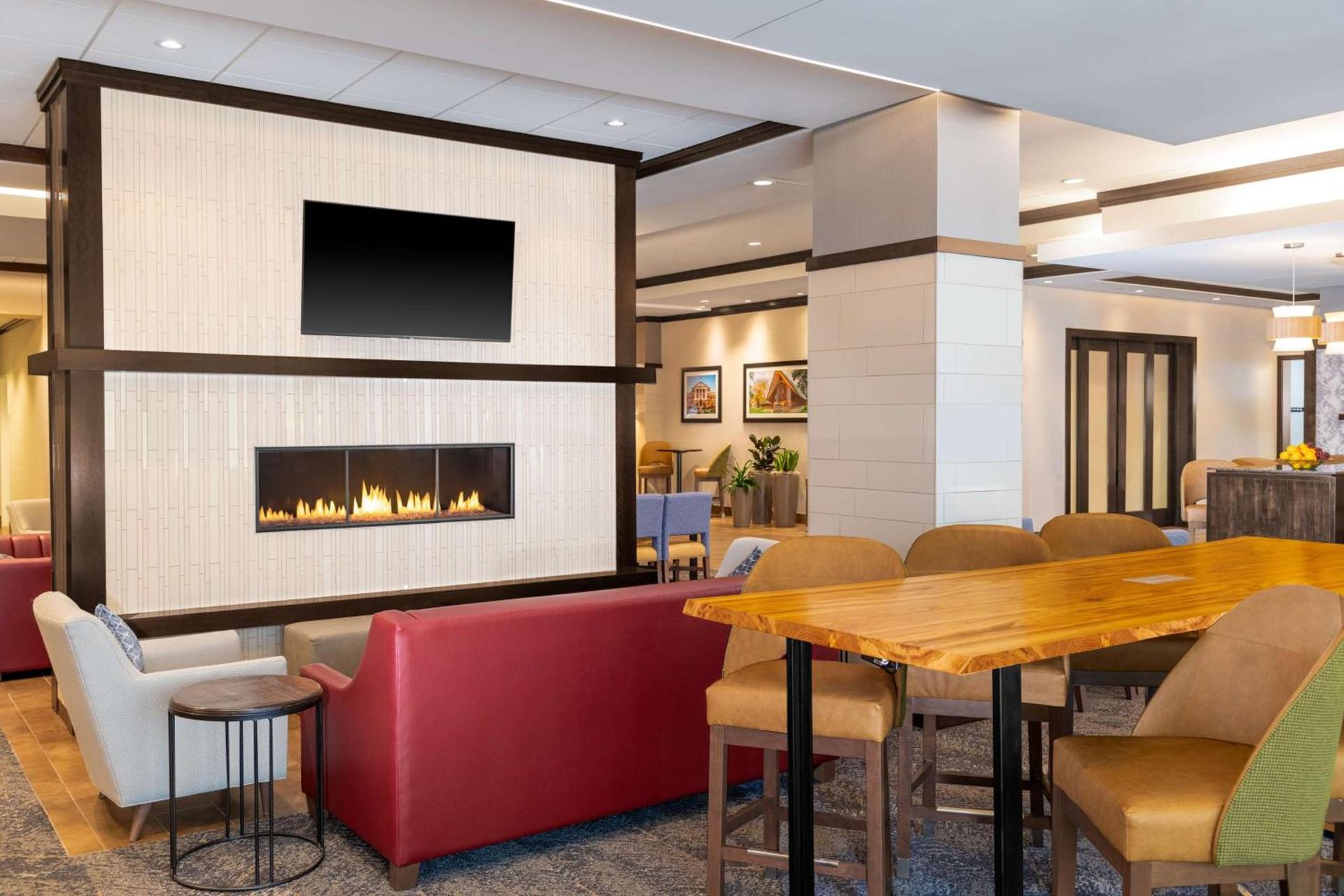 Hampton Inn & Suites Madison Downtown photo 6