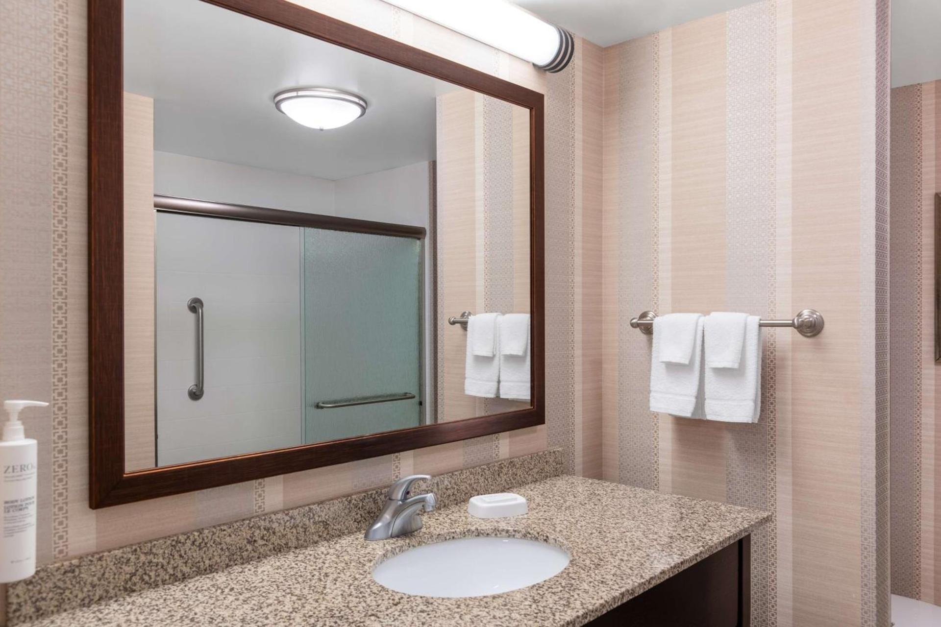 Hampton Inn & Suites Madison Downtown photo 22