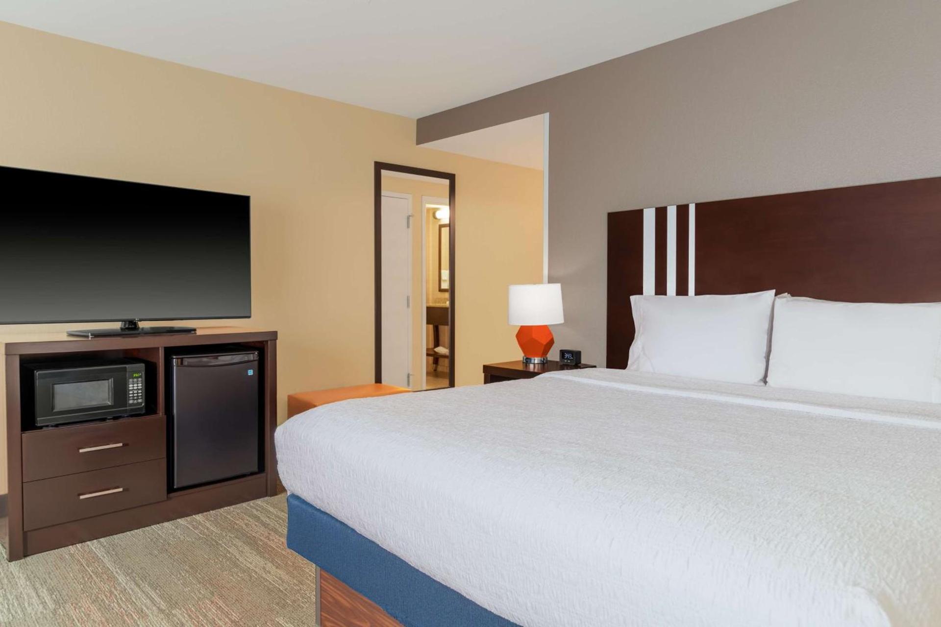 Hampton Inn & Suites Madison Downtown photo 23