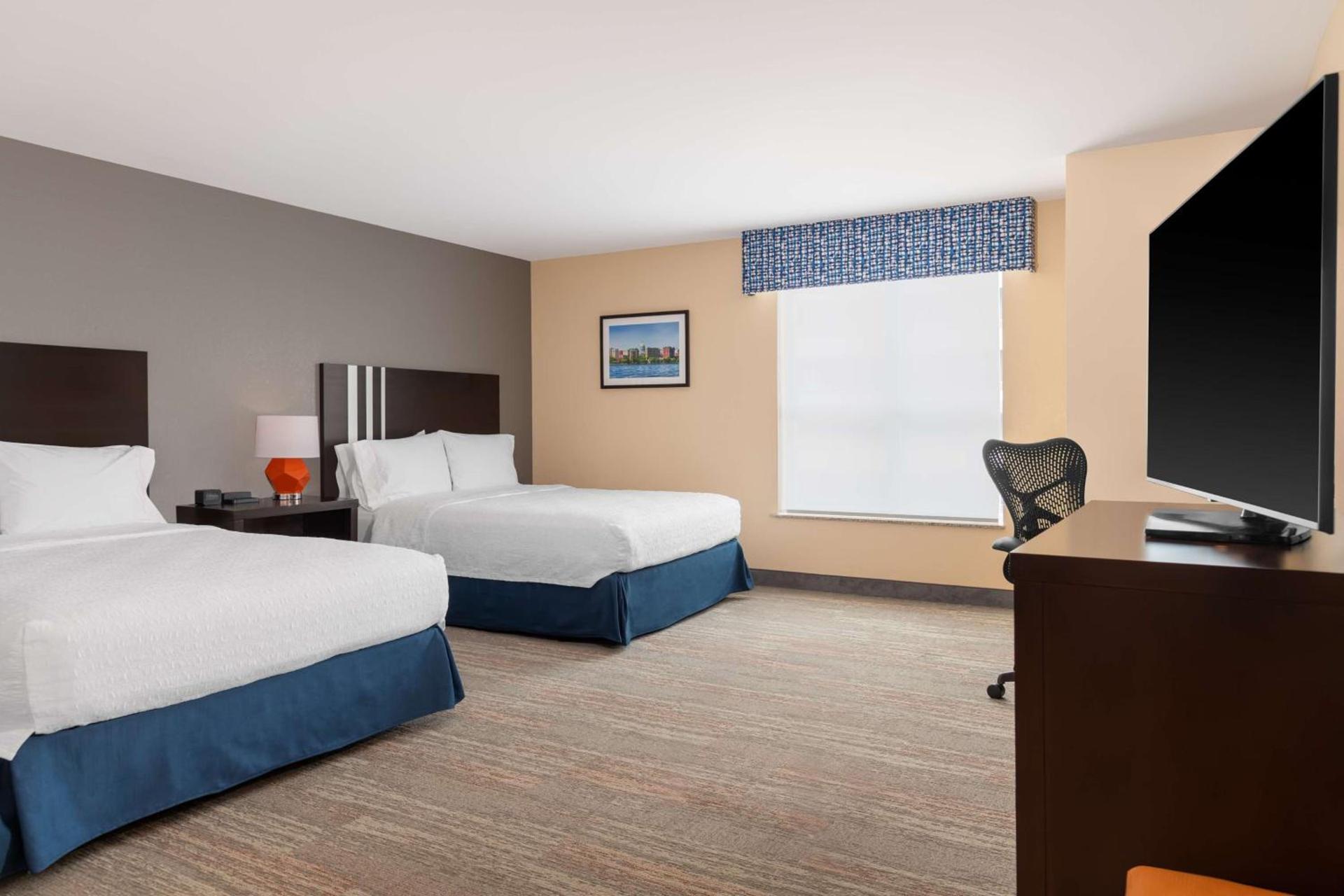 Hampton Inn & Suites Madison Downtown photo 24
