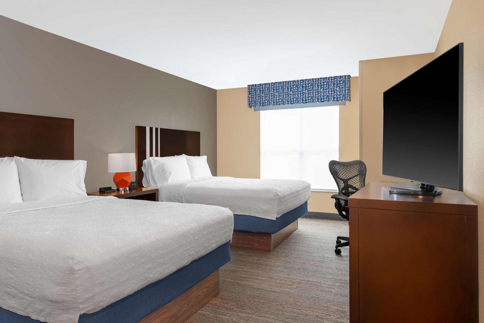 Hampton Inn & Suites Madison Downtown photo 29