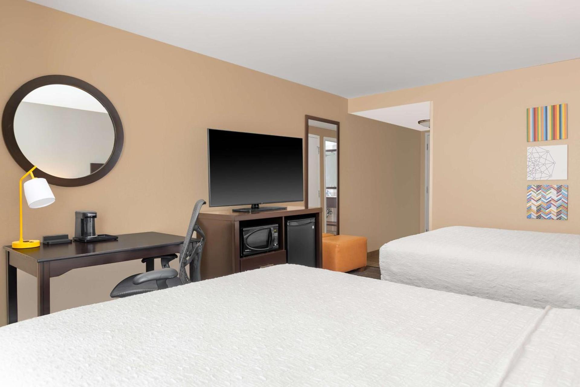 Hampton Inn & Suites Madison Downtown photo 30