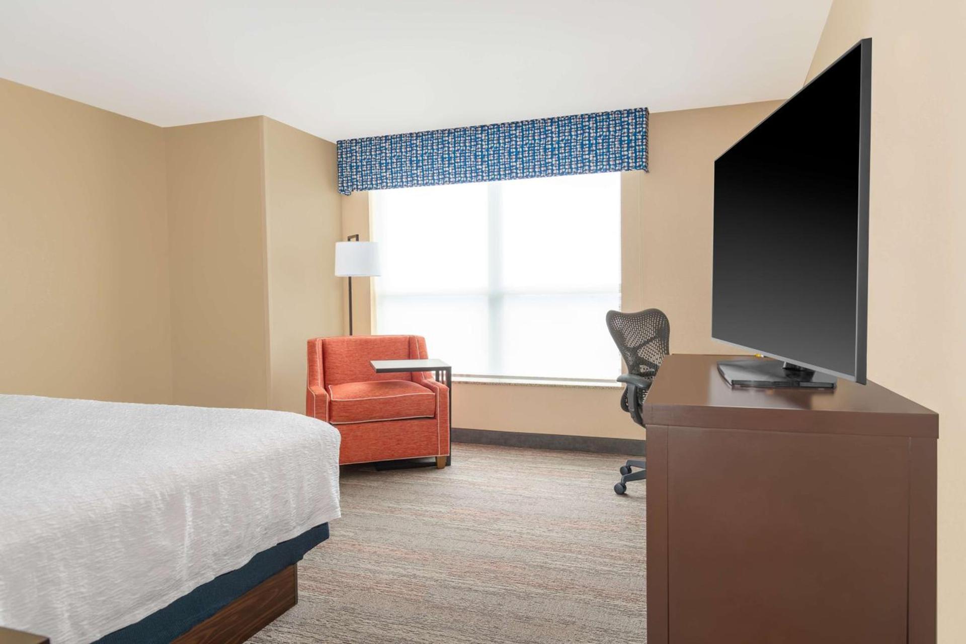 Hampton Inn & Suites Madison Downtown photo 38
